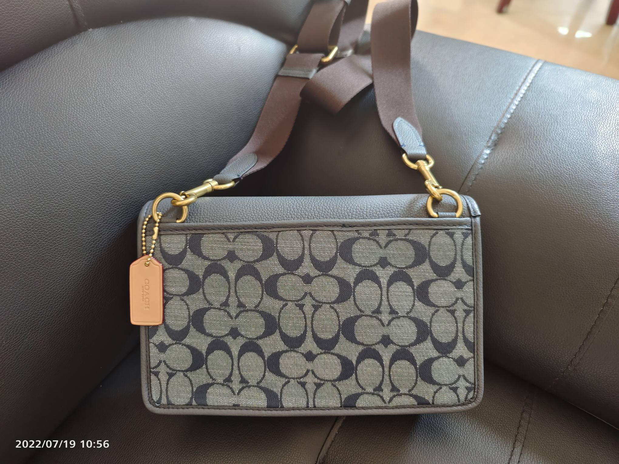 Coach 8185 新款COACH男款Turner Flap单肩/斜挎包 香布蕾配色 荔枝纹牛皮拼接