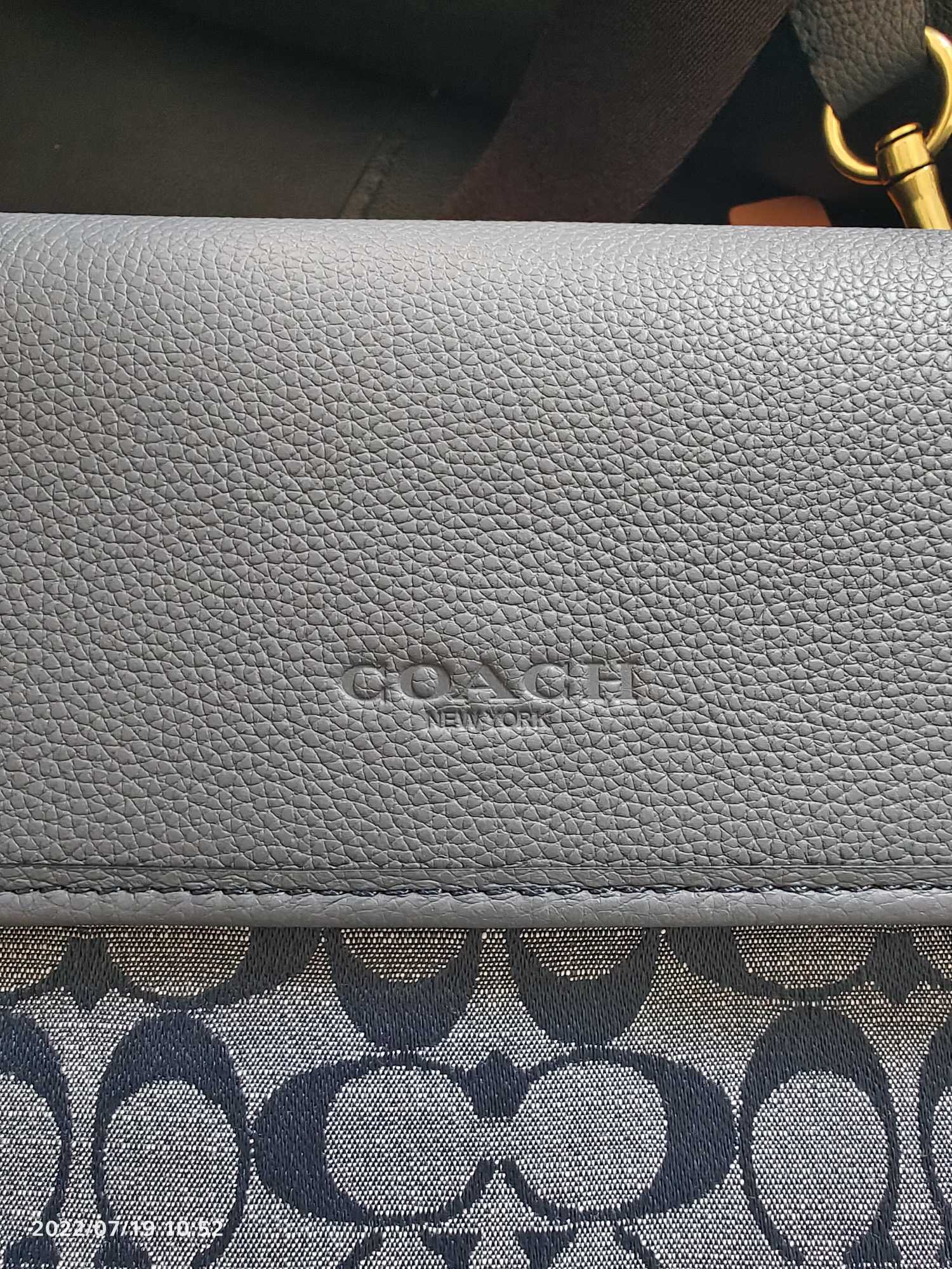 Coach 8185 新款COACH男款Turner Flap单肩/斜挎包 香布蕾配色 荔枝纹牛皮拼接