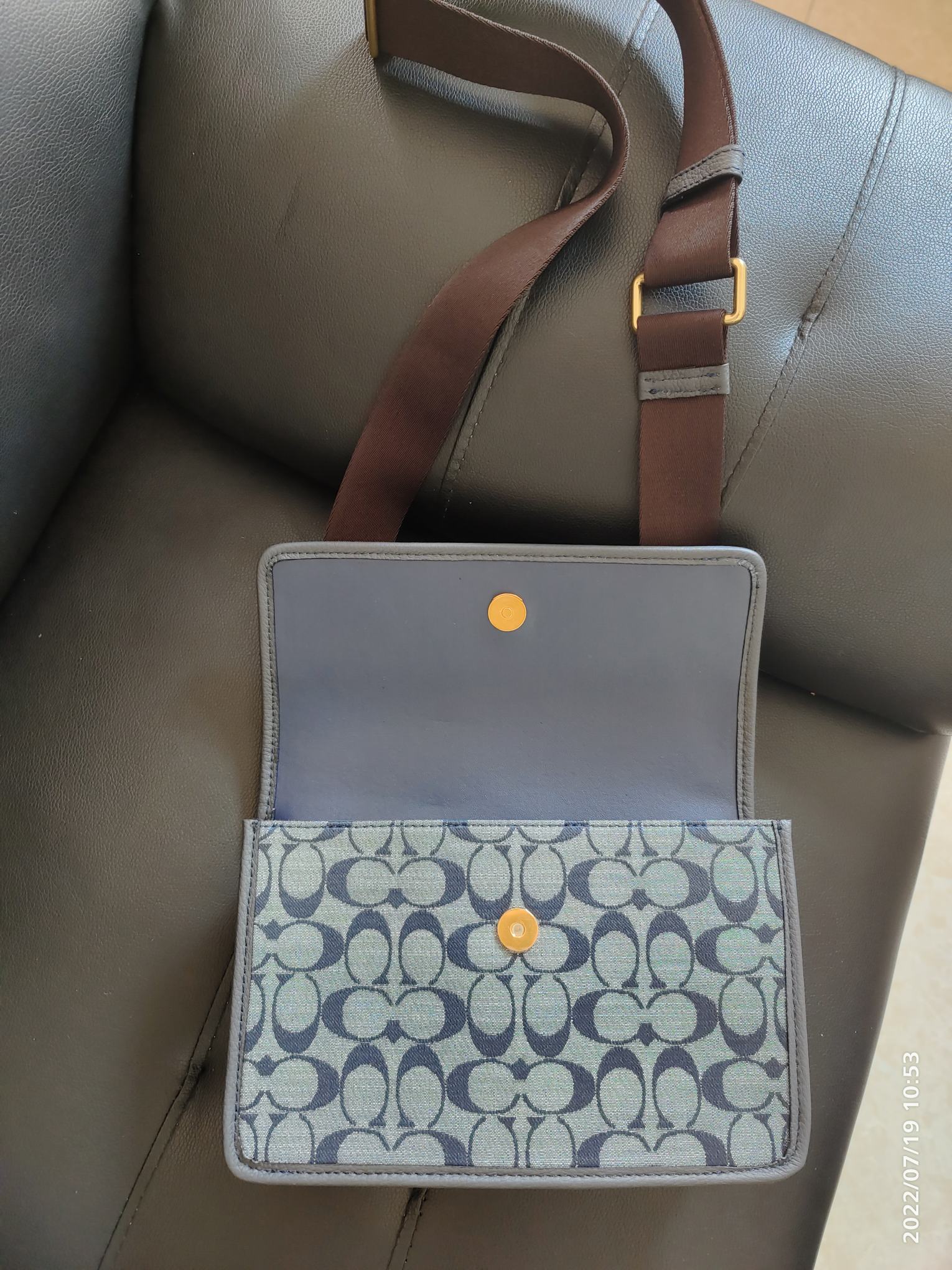 Coach 8185 新款COACH男款Turner Flap单肩/斜挎包 香布蕾配色 荔枝纹牛皮拼接