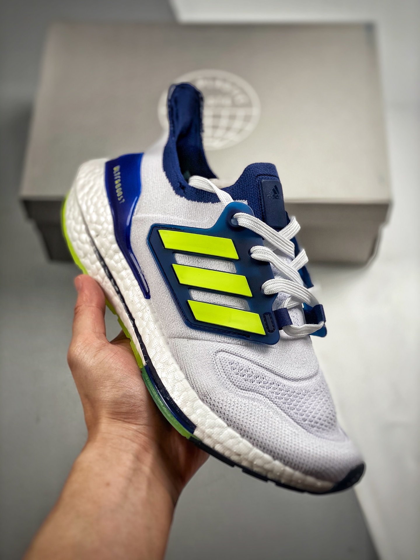 -2 Ultra Boost 8.0 blanco y verde, lanzamiento simultáneo en tiendas, fotos reales en primicia, con un 6% más de Boost …