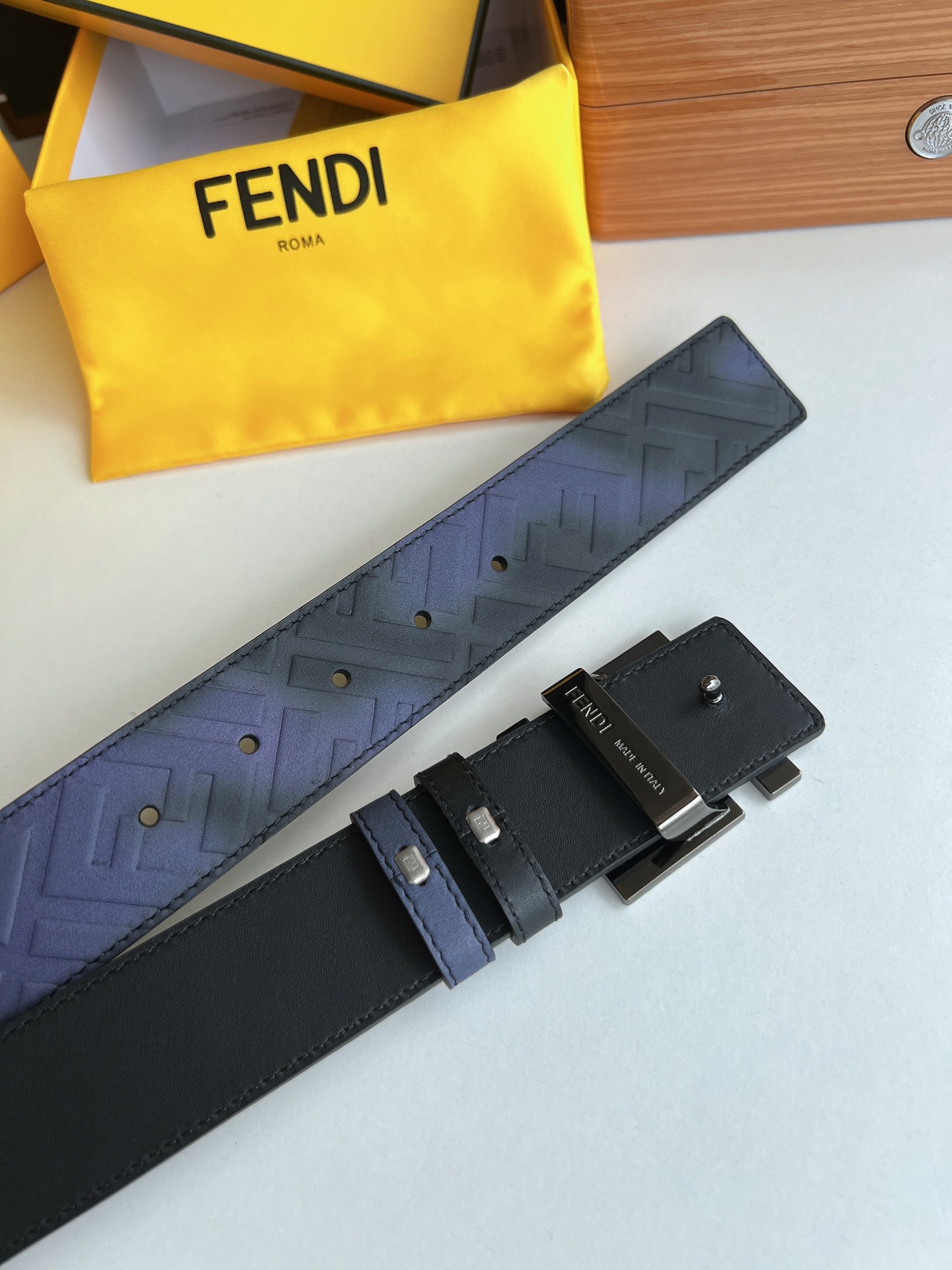 FENDI芬迪   印花深蓝色双FF牛皮腰带4.0cm