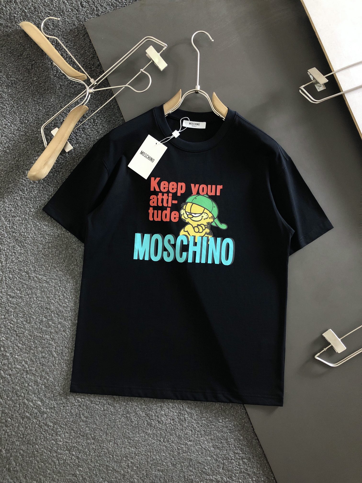 Moschino último modelo camiseta de manga corta con estampado, 230g de alta calidad, original de tienda, proceso de fabr…