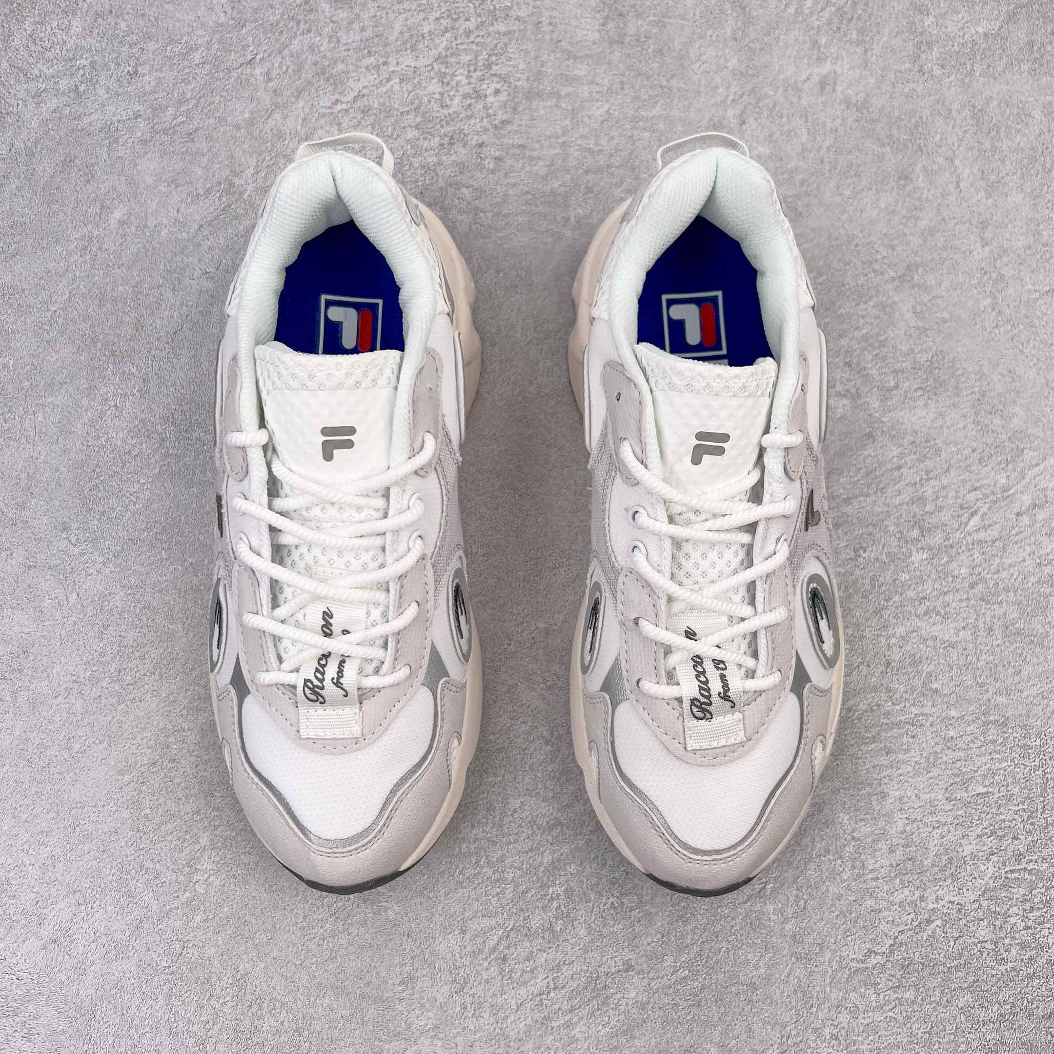 图片[2]-＃夏日福利 Fila FUSION Arceus 斐乐阿尔宙斯大眼睛系列老爹风增高复古中性休闲运动慢跑鞋 FUSION 系列传承了 FILA 的百年基因有融入年轻运动及潮流文化 成为引领变革、创新突破的一代 以“1+N” 的跨界合作模式重现经典的同时创造经典 带来最出其不意的跨界合作惊喜 同时FILAFUSION把FILA 的 DNA 融入到定制体验里 你可以随心制造厲于你的产品 FILA FUSION 的鞋家族涵盖了老爹鞋、跑步鞋、网球鞋、季节款 风格复古新潮 满足了时尚人士出行及各类运动的搭配需求 成为当下年轻人筷拥的鞋类品牌之一 FILA FUSION 走进年轻人的世界 通过年轻人运动 街舞 滑板 篮球 展现 FILA FUSION 的潮流态度和年轻文化 FILA FUSION 认为末来属于引领变革、创新突破的年轻一代 让我们一起构成 FILA 未来的蓝图吧 尺码对应库存‼️-选品中心