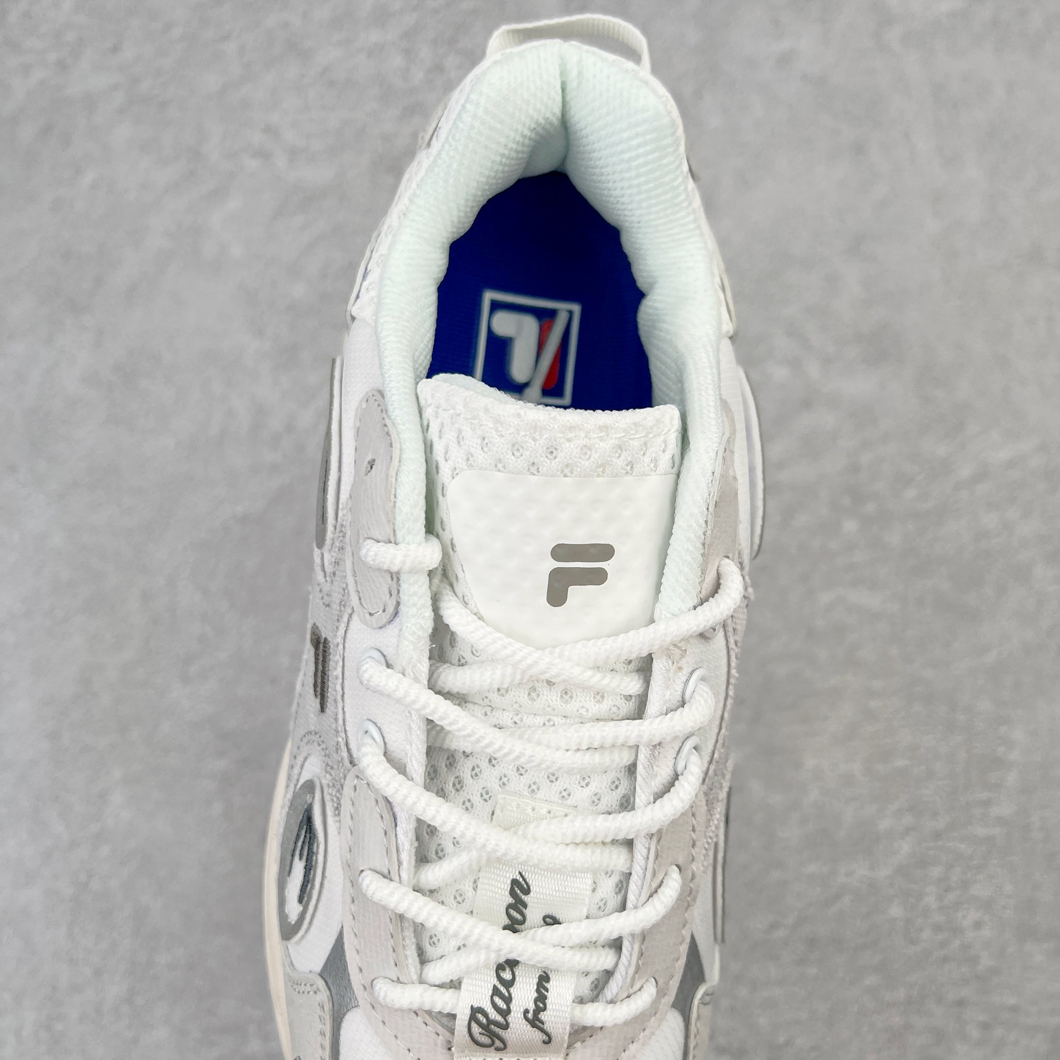 图片[5]-＃夏日福利 Fila FUSION Arceus 斐乐阿尔宙斯大眼睛系列老爹风增高复古中性休闲运动慢跑鞋 FUSION 系列传承了 FILA 的百年基因有融入年轻运动及潮流文化 成为引领变革、创新突破的一代 以“1+N” 的跨界合作模式重现经典的同时创造经典 带来最出其不意的跨界合作惊喜 同时FILAFUSION把FILA 的 DNA 融入到定制体验里 你可以随心制造厲于你的产品 FILA FUSION 的鞋家族涵盖了老爹鞋、跑步鞋、网球鞋、季节款 风格复古新潮 满足了时尚人士出行及各类运动的搭配需求 成为当下年轻人筷拥的鞋类品牌之一 FILA FUSION 走进年轻人的世界 通过年轻人运动 街舞 滑板 篮球 展现 FILA FUSION 的潮流态度和年轻文化 FILA FUSION 认为末来属于引领变革、创新突破的年轻一代 让我们一起构成 FILA 未来的蓝图吧 尺码对应库存‼️-选品中心