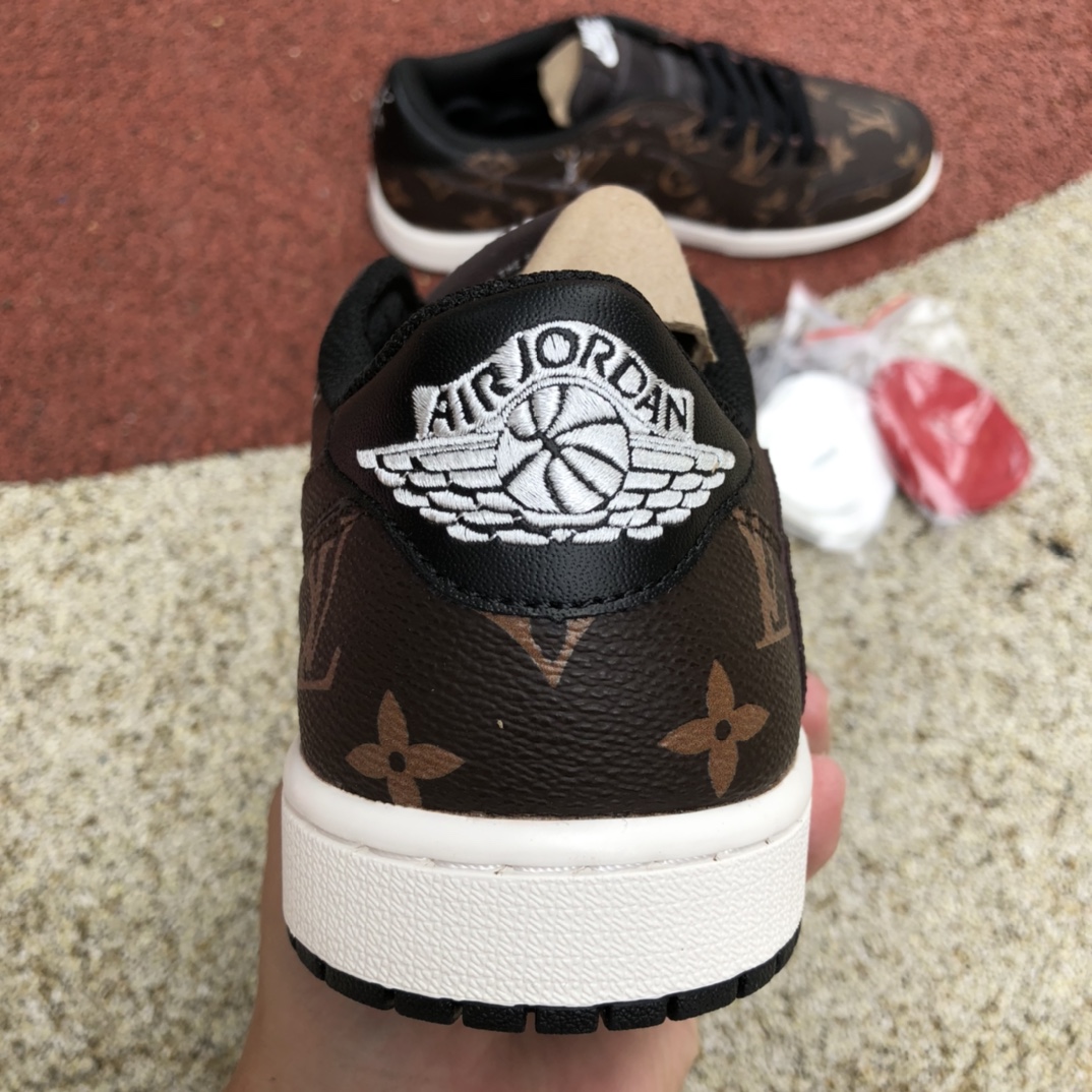 300 Travis Scott x Nike Air Jordan 1 Low AJ1 联名lv低帮板鞋TS 联名倒钩 DM7866-335