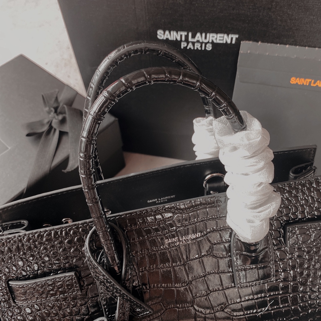 Louis Vuitton Haute Couture Haute Couture Ready-to-Wear Clothing Dress 2