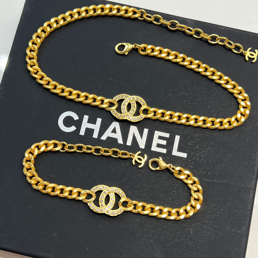 新款☑️CHANEL香奈儿金色双c满钻项链 手链