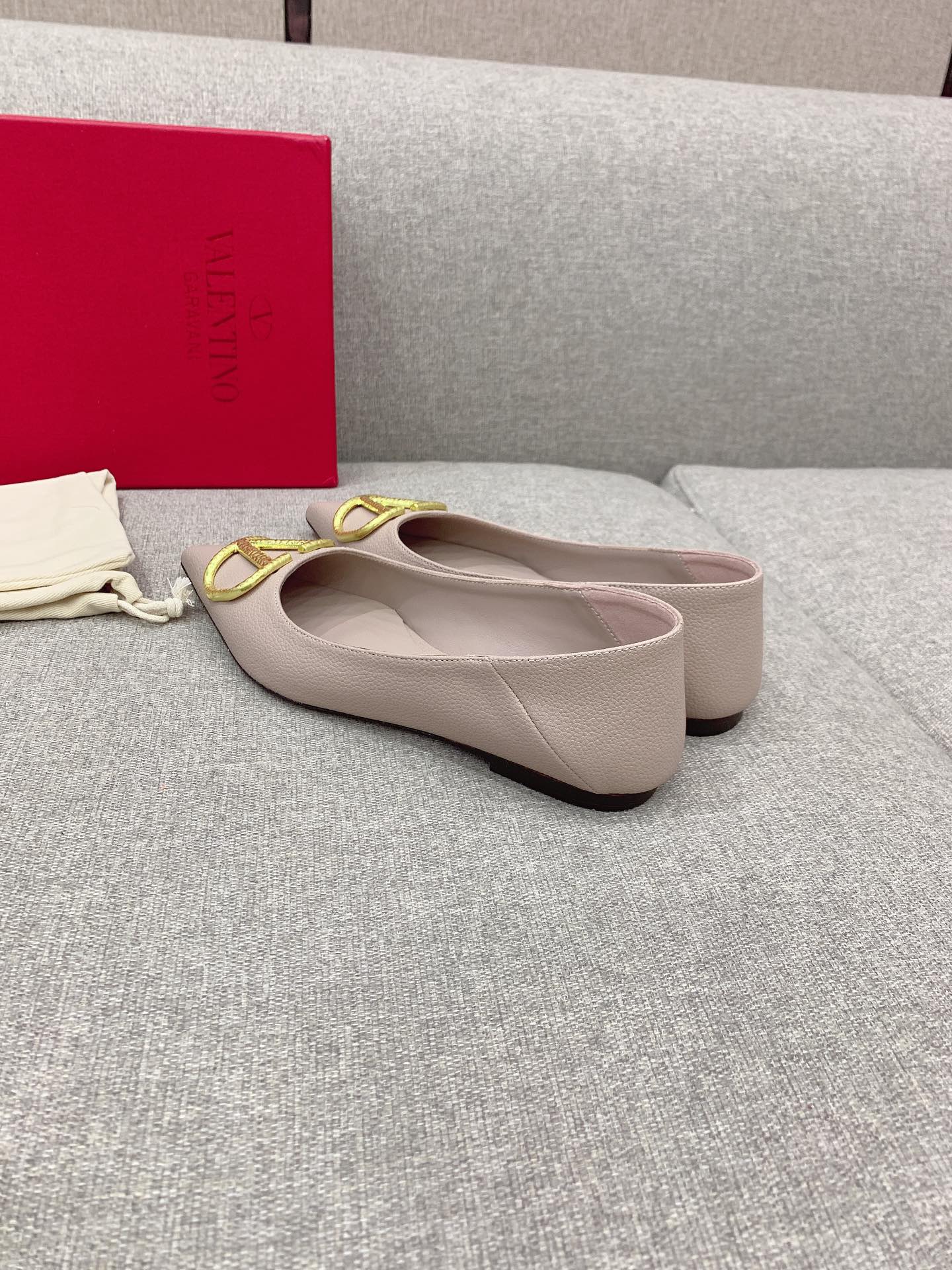 Valentin’s Super Soft Italian Sheepskin V-Button Sneaky Shoes – Size 35-39 - 图片 4