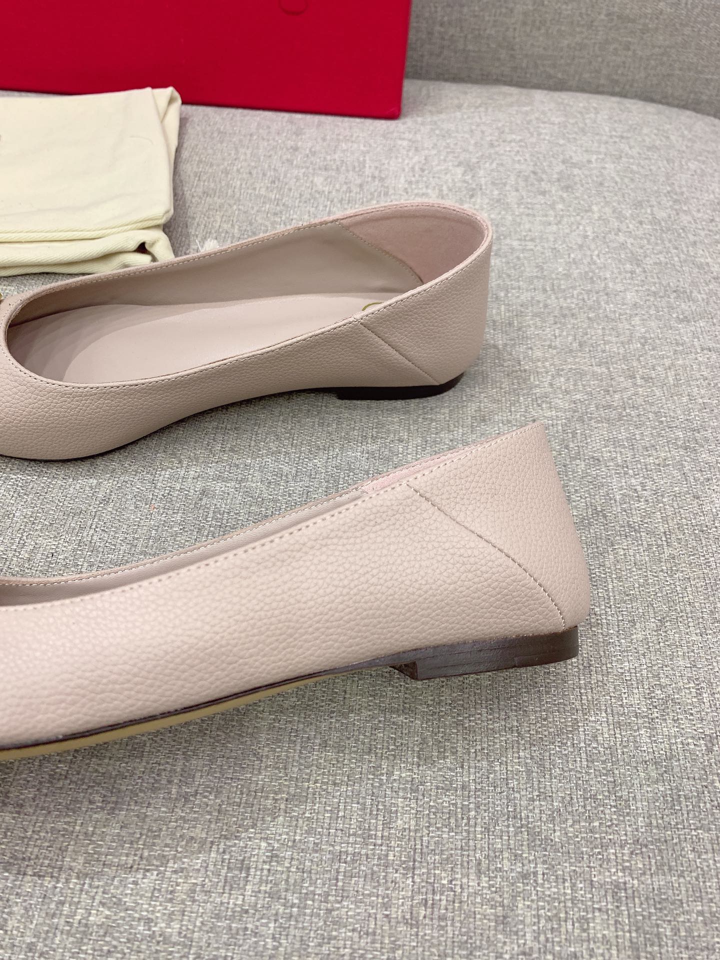 Valentin’s Super Soft Italian Sheepskin V-Button Sneaky Shoes – Size 35-39 - 图片 7