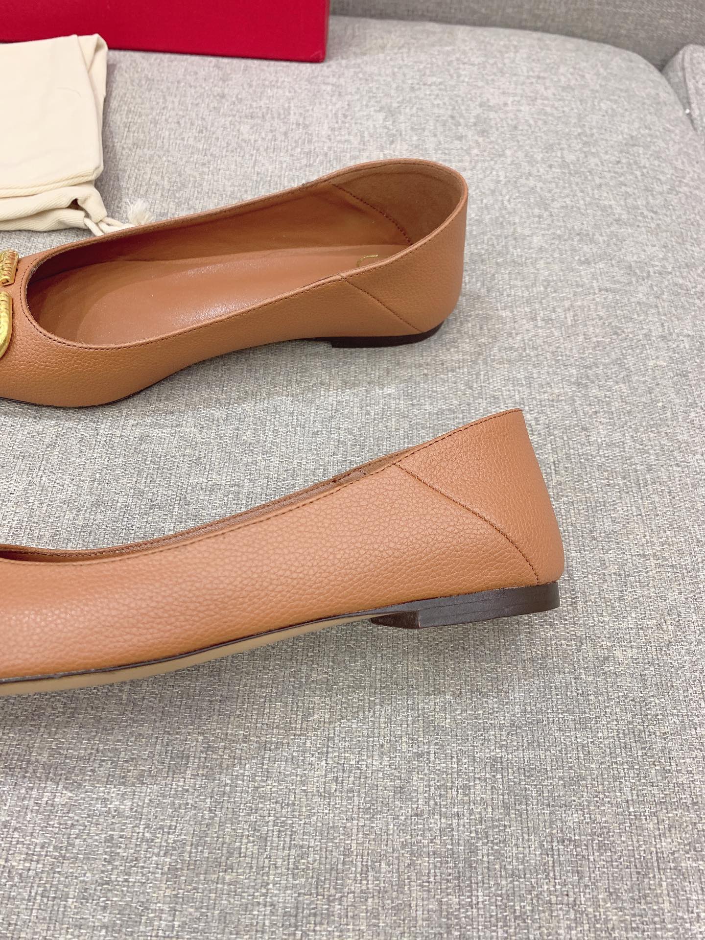 Valentin’s New Italian Sheepskin V-Button Sneaky Shoes in Sizes 35-39 - 图片 7