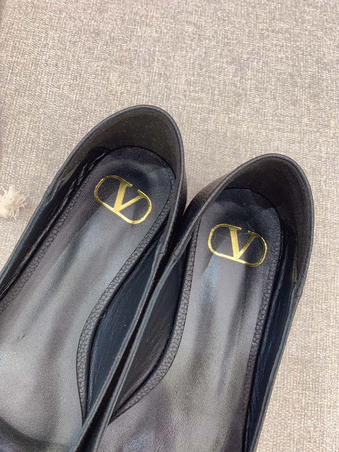 Valentin’s Italian Sheepskin V-Button Sneaky Shoes: Super Soft and Stylish! - 图片 6