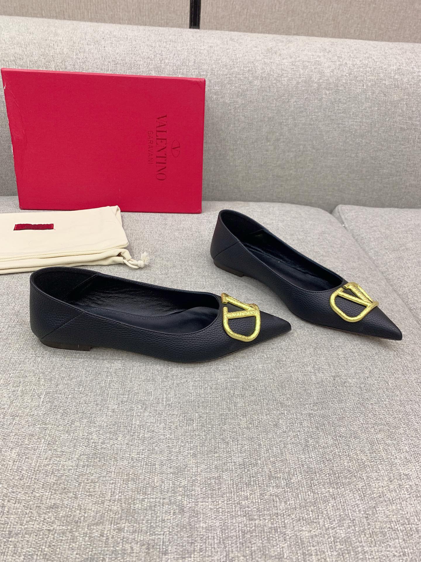 Valentin’s Italian Sheepskin V-Button Sneaky Shoes: Super Soft and Stylish! - 图片 2