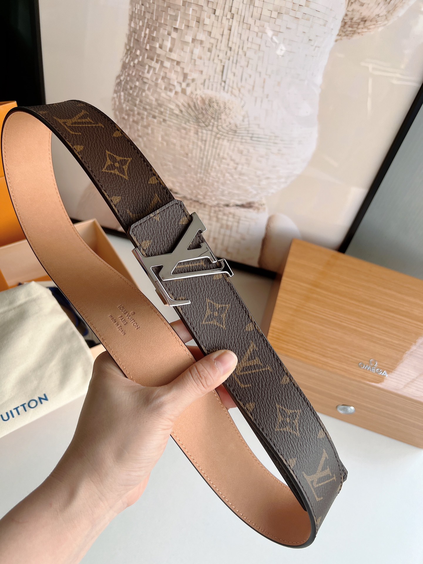 Louis Vuitton LV Monogram帆布.Damier帆布设计，永恒，为日常造型增添 气息。百搭 款式。宽度4.0cm