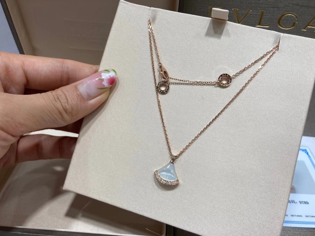 Bvlgari 客定宝格丽白裙子项链