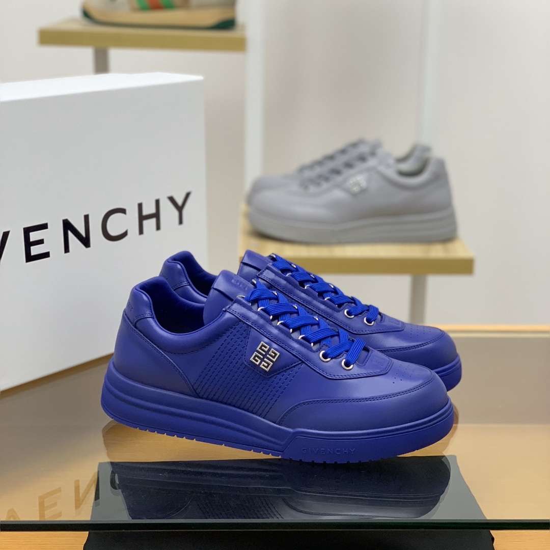 GIVENCHY纪梵希   采用牛皮材质标志性金属扣4 G图案新款男士运动休闲鞋