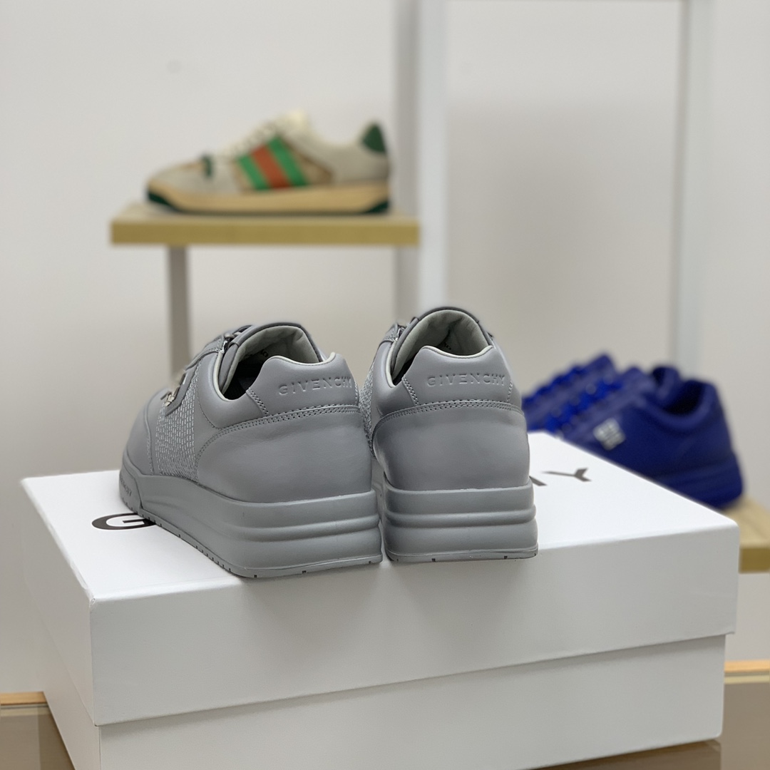GIVENCHY纪梵希   采用牛皮材质标志性金属扣4 G图案新款男士运动休闲鞋