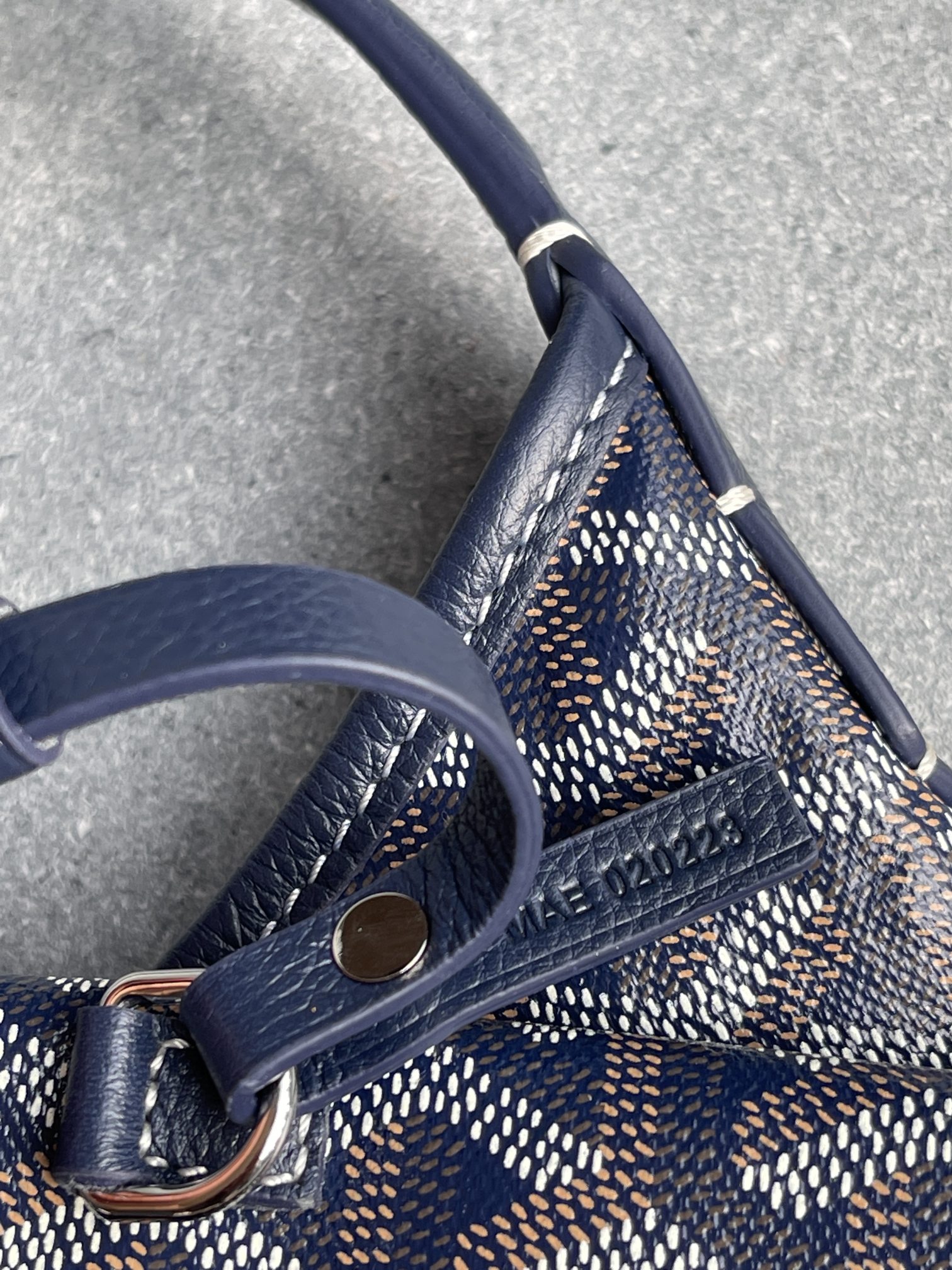 💰550 顶级戈雅工厂直销
Bohème Hobo 
狗牙腋下包 黑色
尺寸】43/27/14cm
包装】防尘袋 吊牌 说明书 
不影响二次销售前提下 七天内可以无理由退换