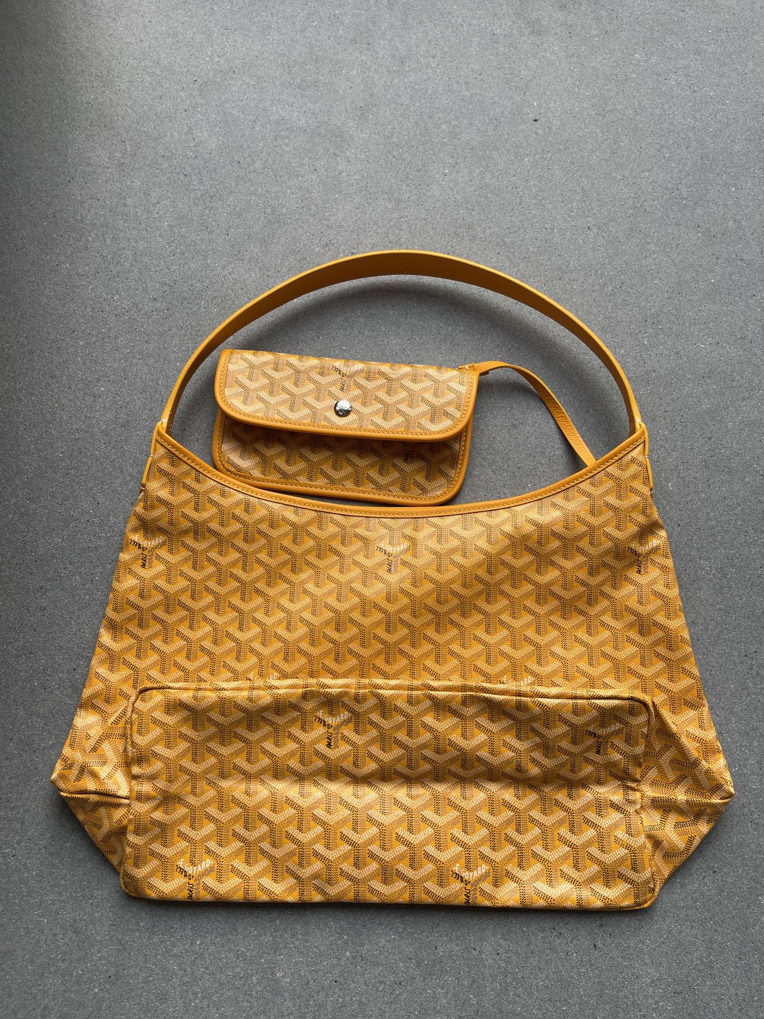 💰550 顶级戈雅工厂直销
Bohème Hobo 
狗牙腋下包 黑色
尺寸】43/27/14cm
包装】防尘袋 吊牌 说明书 
不影响二次销售前提下 七天内可以无理由退换