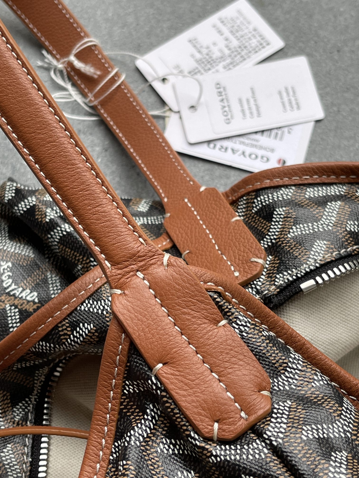 💰550 顶级戈雅工厂直销
Bohème Hobo 
狗牙腋下包 黑色
尺寸】43/27/14cm
包装】防尘袋 吊牌 说明书 
不影响二次销售前提下 七天内可以无理由退换