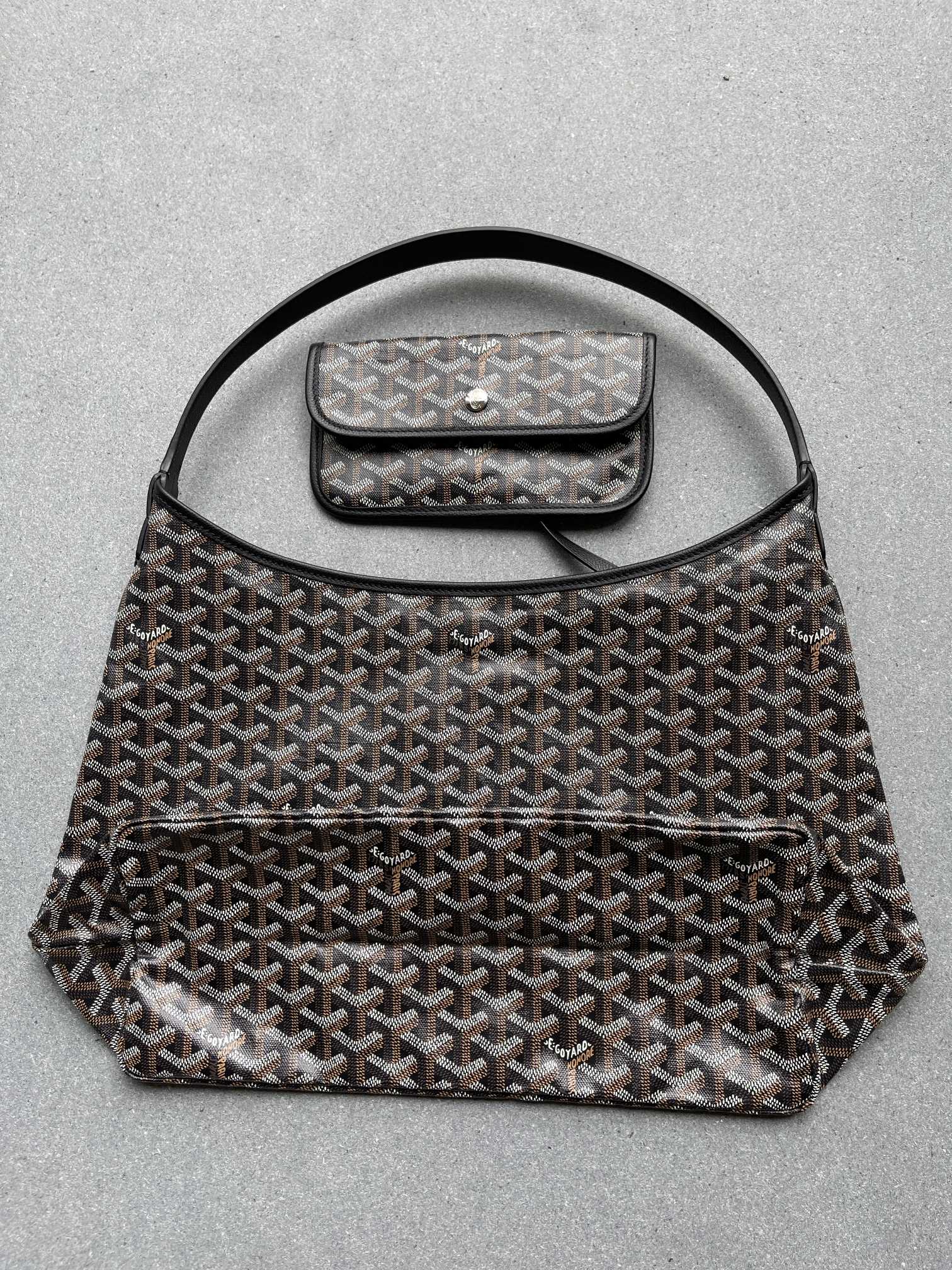 💰550 顶级戈雅工厂直销
Bohème Hobo 
狗牙腋下包 黑色
尺寸】43/27/14cm
包装】防尘袋 吊牌 说明书 
不影响二次销售前提下 七天内可以无理由退换
