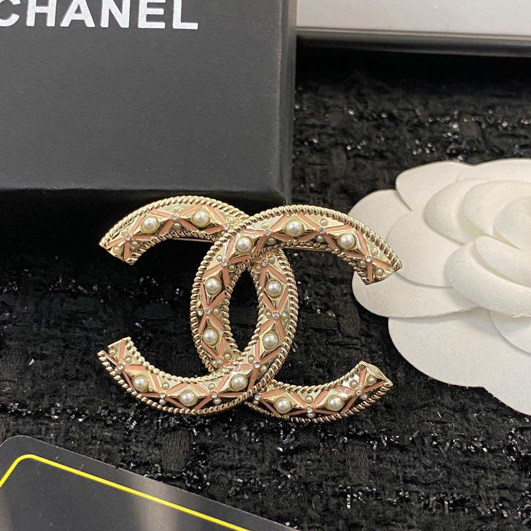 ️编码GA025CHANEL香奶奶19Newarrival重工超级压轴款胸针来袭上新黑粉两色独家高端品质