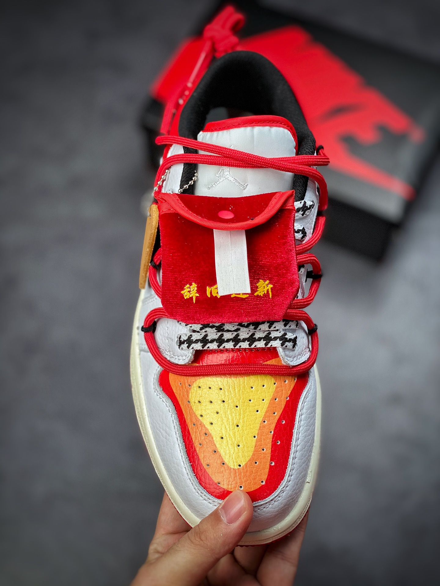 190 Nike Air Jordan 1 Low”Chicago/Year of the Tiger” 白红黑虎年绑绳553558-186