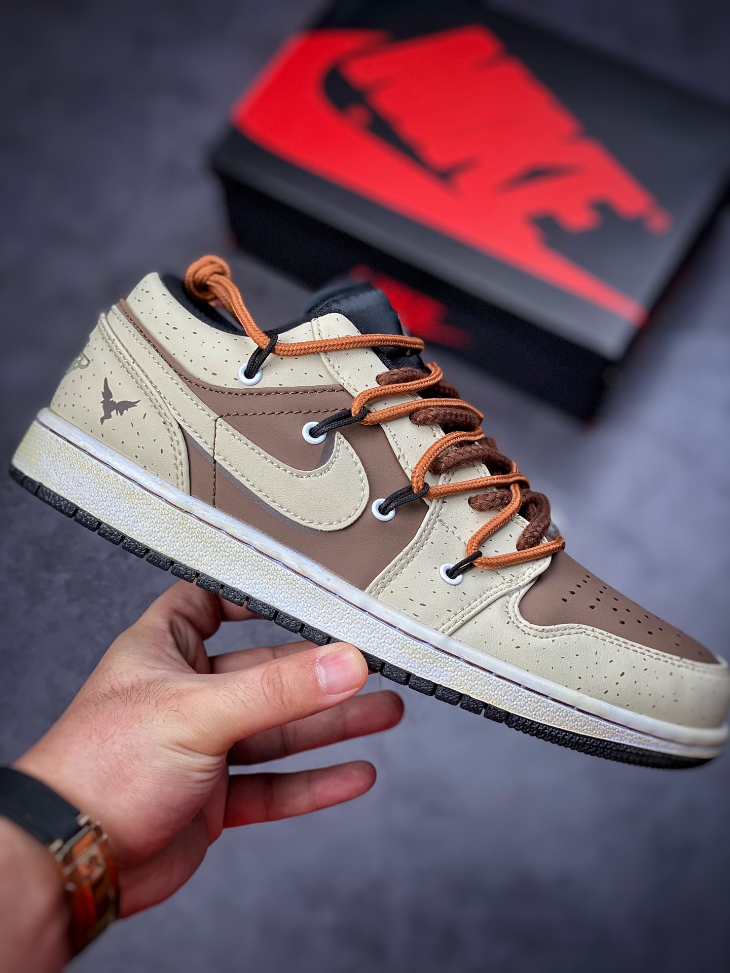 190 Nike Air Jordan 1 Low”Beige/Brown/Black” 米黄深棕黑绑绳DH9765-300-莆田鞋,莆田鞋货源,高仿鞋,高仿鞋货源,安福档口,莆田高仿鞋,莆田鞋批发,高仿鞋批发,莆田高仿运动鞋,高仿运动鞋,莆田运动鞋 190 Nike Air Jordan 1 Low”Beige/Brown/Black” 米黄深棕黑绑绳DH9765-300