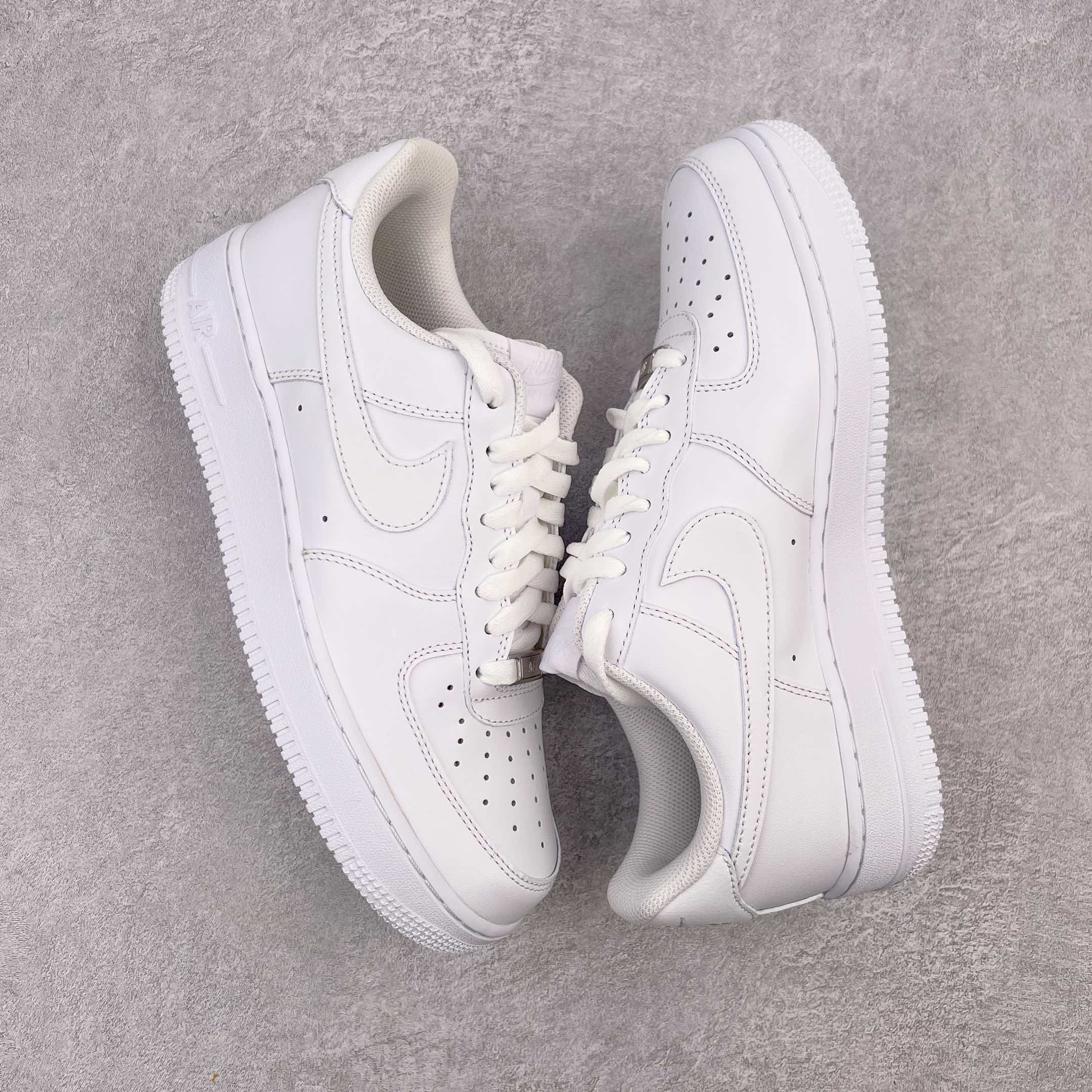 图片[3]-零售💰300 ＃OG纯原 NK Air Force 1 Low \’07 空军一号纯白低帮经典板鞋 纯白 CW2288-111 全鞋电脑针车 工整有序 原厂港宝加持完美还原灵魂版型 原盒原配从里到外百分百还原 原厂全头层原厂皮料 原标原盒 内置Sole气垫 中底白色背胶 中底划线 已经无限的接近公司 原厂楦头 原厂刺绣 后跟弧度修正 正确中底四线防伪 尺码：36 36.5 37.5 38 38.5 39 40 40.5 41 42 42.5 43 44 44.5 45 46 编码：by3936000-运动鞋