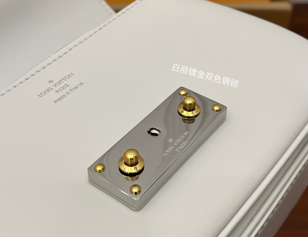 独家首发型号：M20395（专柜同步电子芯片内码）皮料是代意大利A级皮料（特级）:所谓的特级．是在于品质、五金、面料、手工、油边、A级、拍摄图跟 6