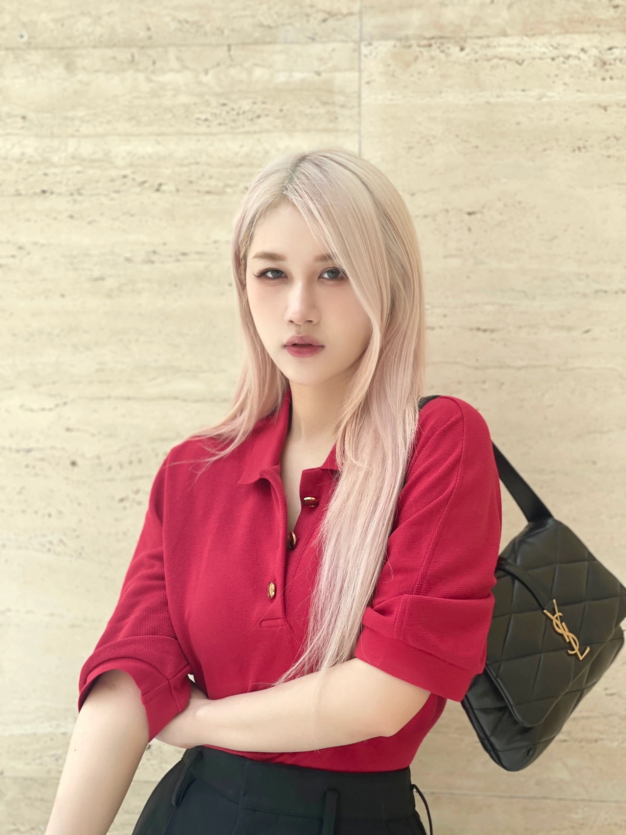 YSL 𝐋𝐄 𝟱𝟳 小羊皮菱格纹腋下包 698567黑色/金扣