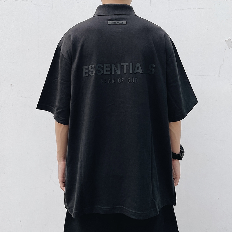 🎀爆款模特图🎀99💰【青黑色】顶级版本FEAR OF GOD FOG ESSENTIALS后背硅胶字母POLO衫纯棉宽松透气OS版型
后背硅胶采用顶级铭牌,字母采取凸起工艺,保证原版一致。
后背硅胶均采用环保硅胶材质,均采用解析化验,无异味。压胶工艺保证了印花的牢固程度,保证机洗暴晒毫无压力,绝对不会脱胶。可以完全放心。领口做了暗胶处理,可以有效保证领口立起。
行走在更多的场合,无论是运动还是商务,休闲还是正式,都可以完美的融合在当下的穿搭。纯棉的面料吸汗又柔软,非常适合春夏秋三个季节的穿着百搭又好看的一件潮人单品,入手不亏!
颜色;青黑色
尺码;S-XL