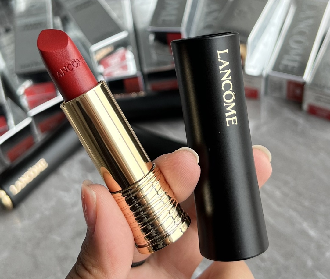 Louis Vuitton Haute Couture Couture Beauty Luxury Makeup Lipstick 2