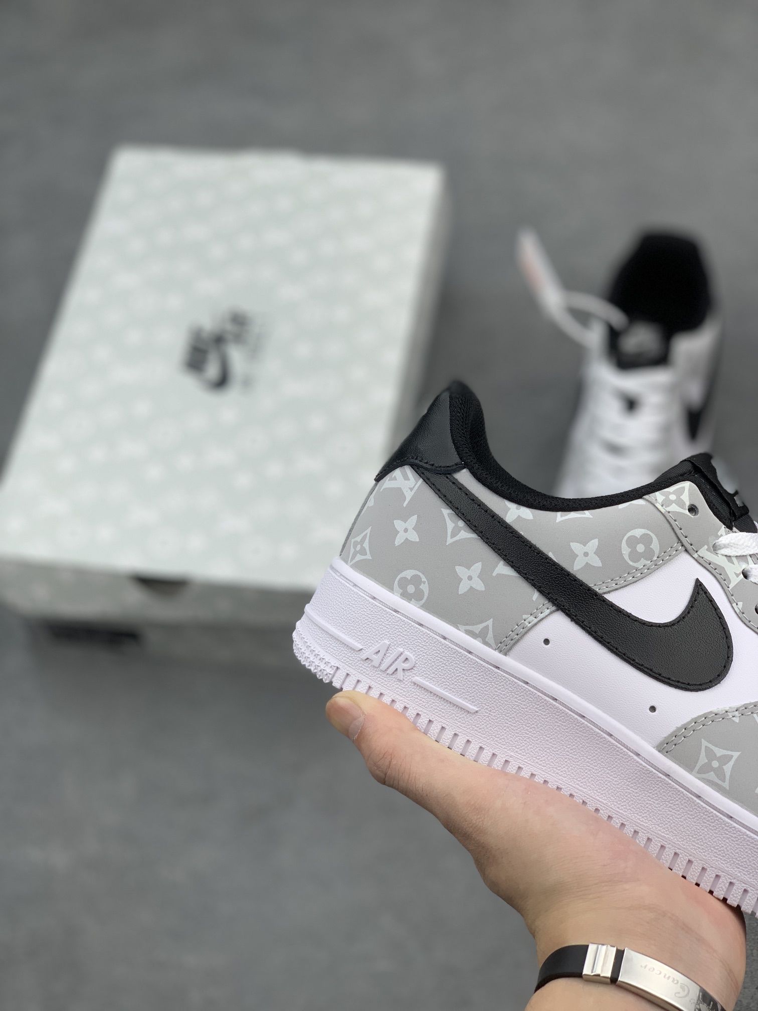 NK Air Force 1 Low '07 Custom Louis Vuitton Edition Casual Sneakers 6 i1658339302 2259 4