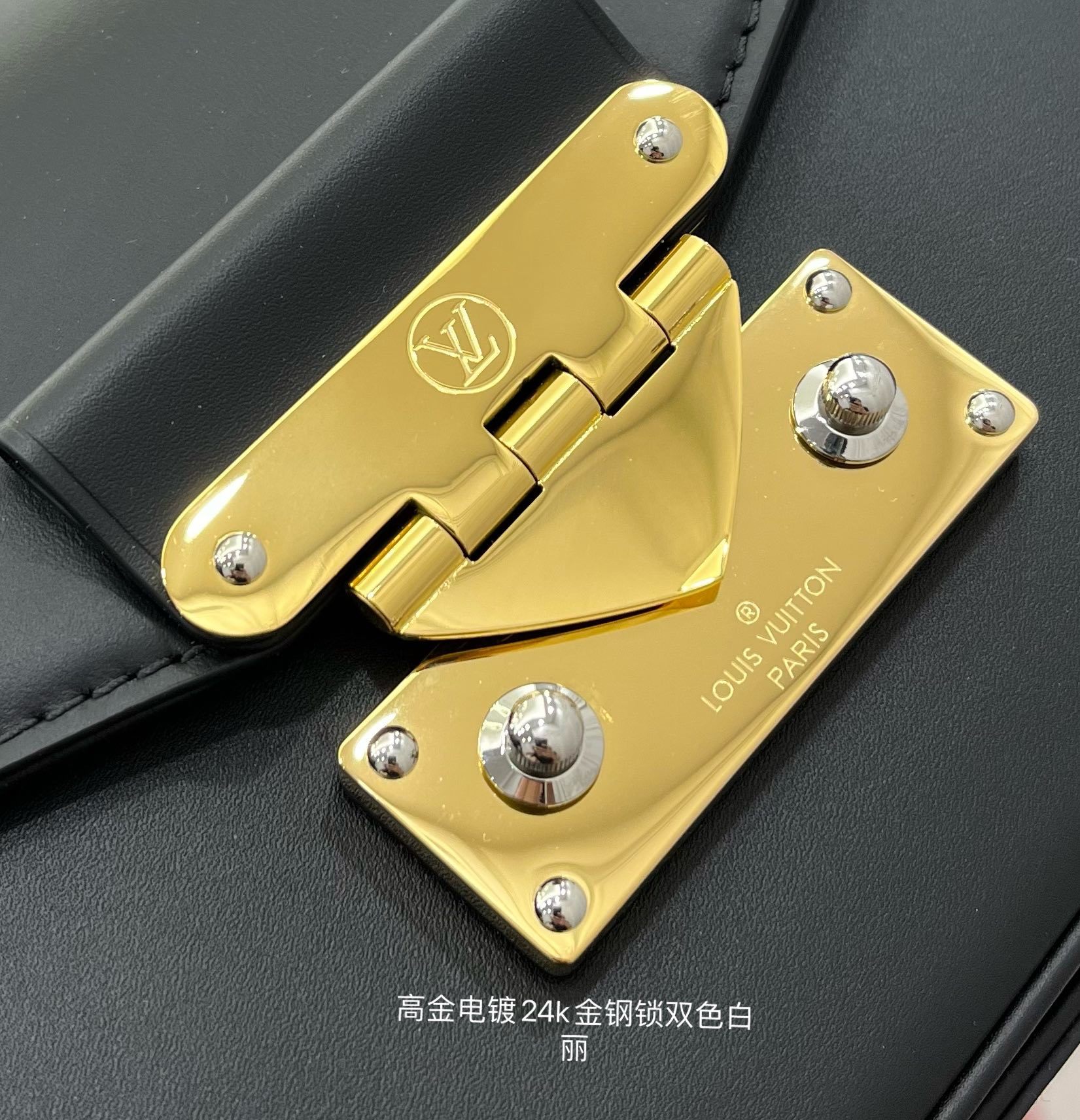 独家首发型号M20393特级加强版品质提升.专柜同步电子芯片内码礼品袋保护纸铜版电子标签合格证皮料是正品