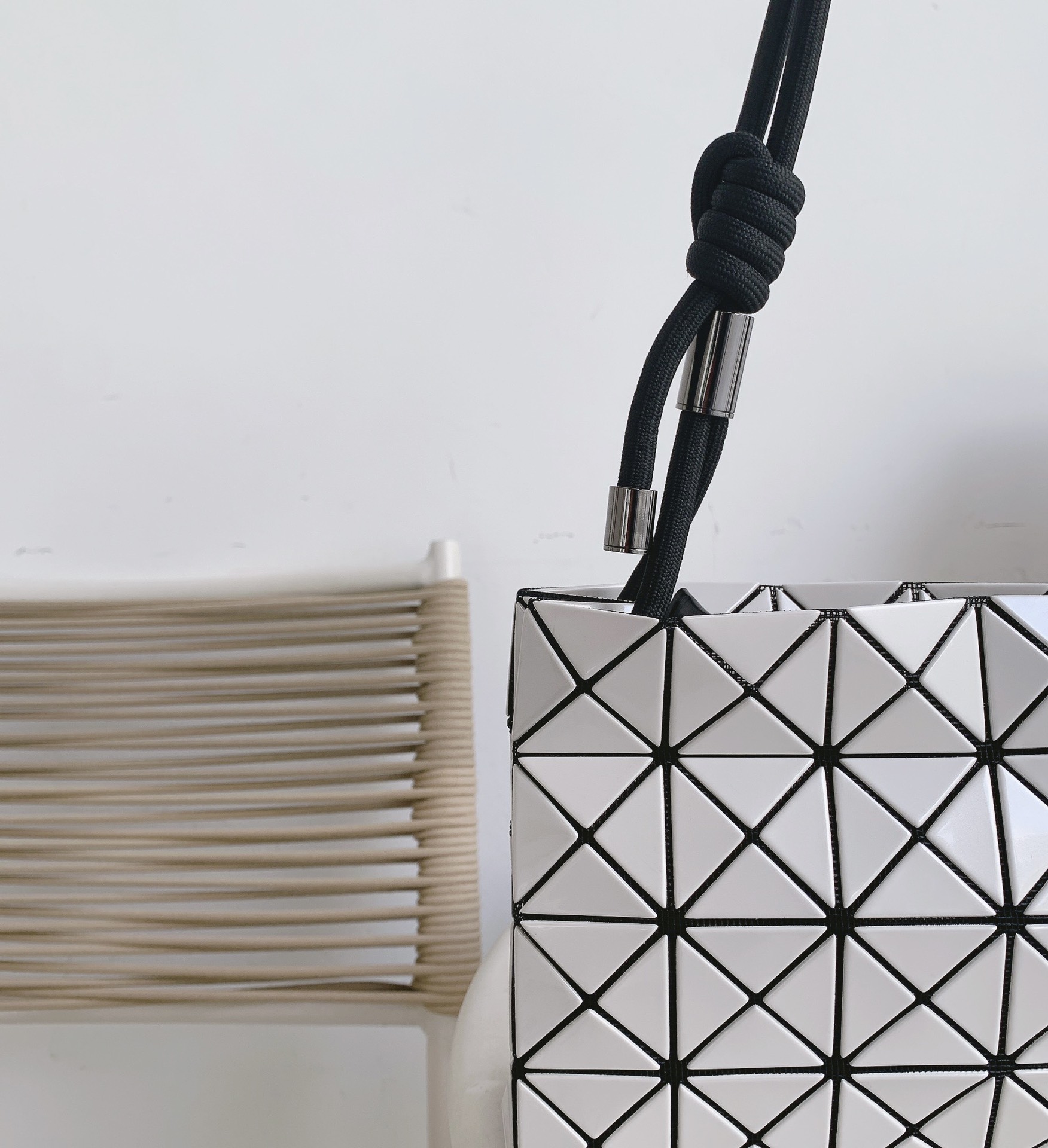 Issey Miyake LOOP Tofu Bag - Adjustable Crossbody & Shoulder Bag in White 6 i1658392215 7462 3