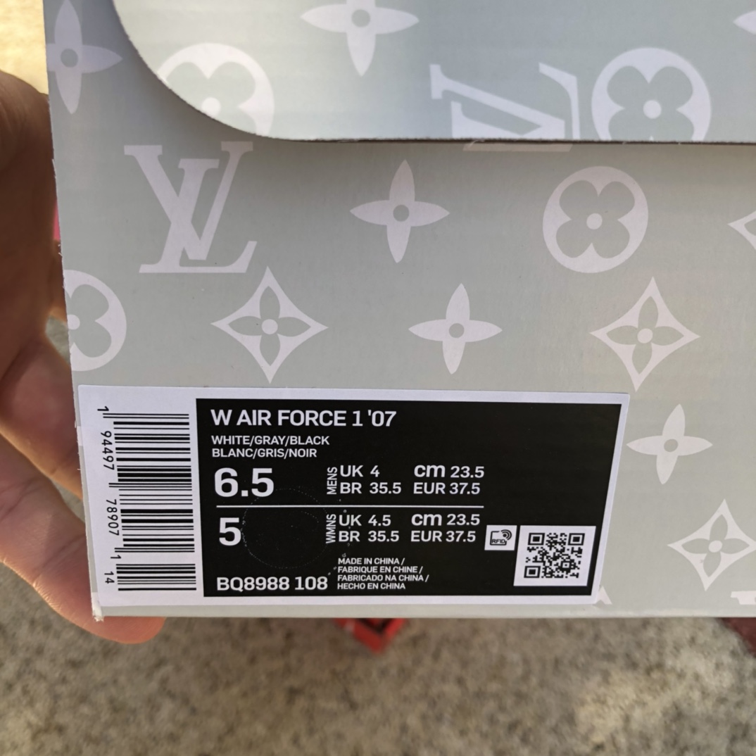 300  Nike Air Force 1 Low ’07纯原版本低帮空军一号灰白色LV联名款板鞋BQ8988-108