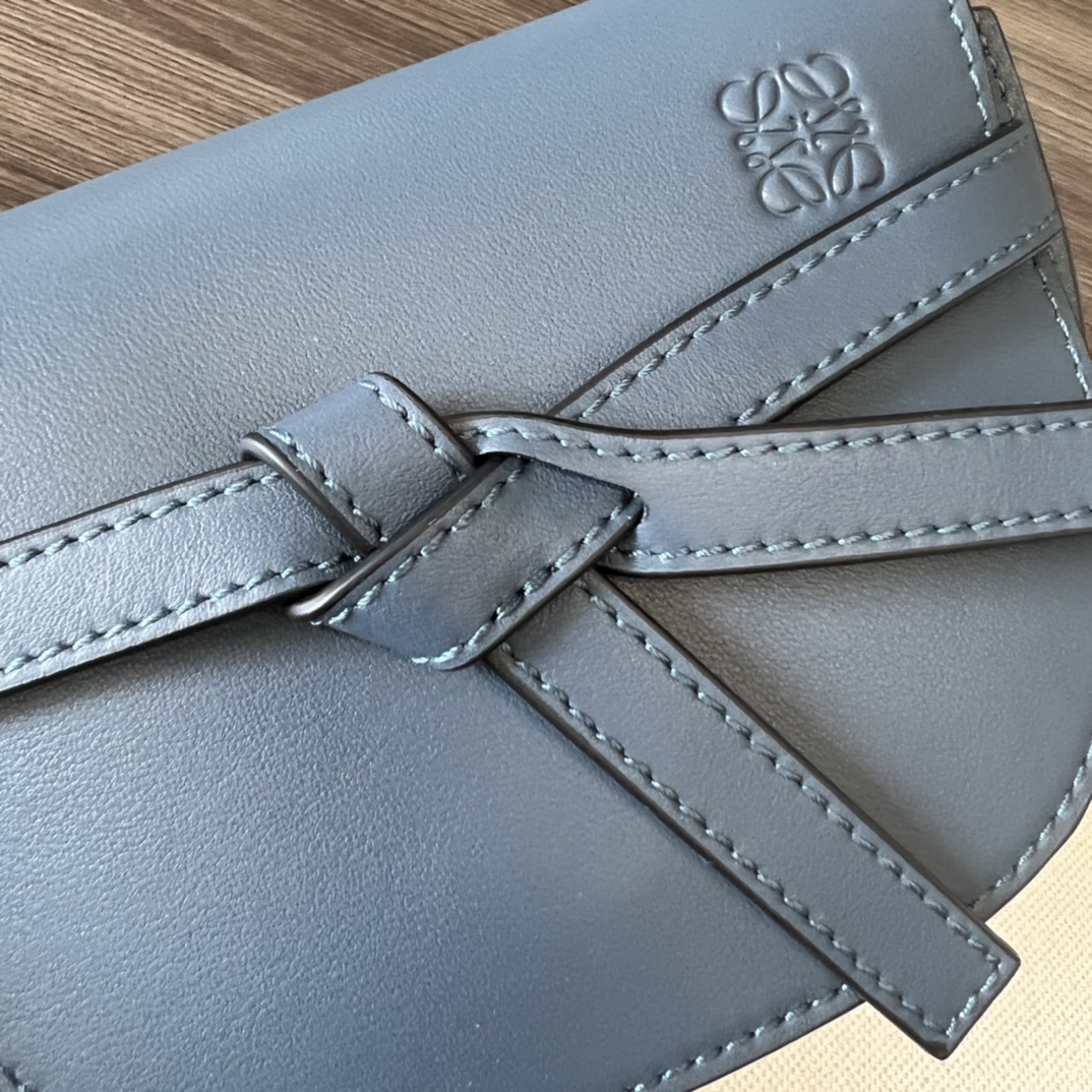 L⊚℮w℮🌟 Gate Dual 🆕新色（玛瑙蓝）miniGateDual手袋采用柔软天然牛皮革精制而成