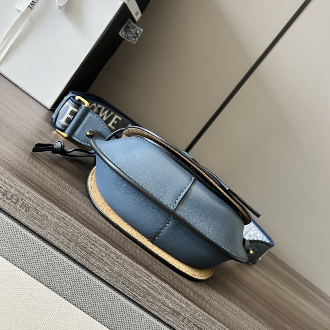 L⊚℮w℮🌟 Gate Dual 🆕新色（玛瑙蓝）miniGateDual手袋采用柔软天然牛皮革精制而成