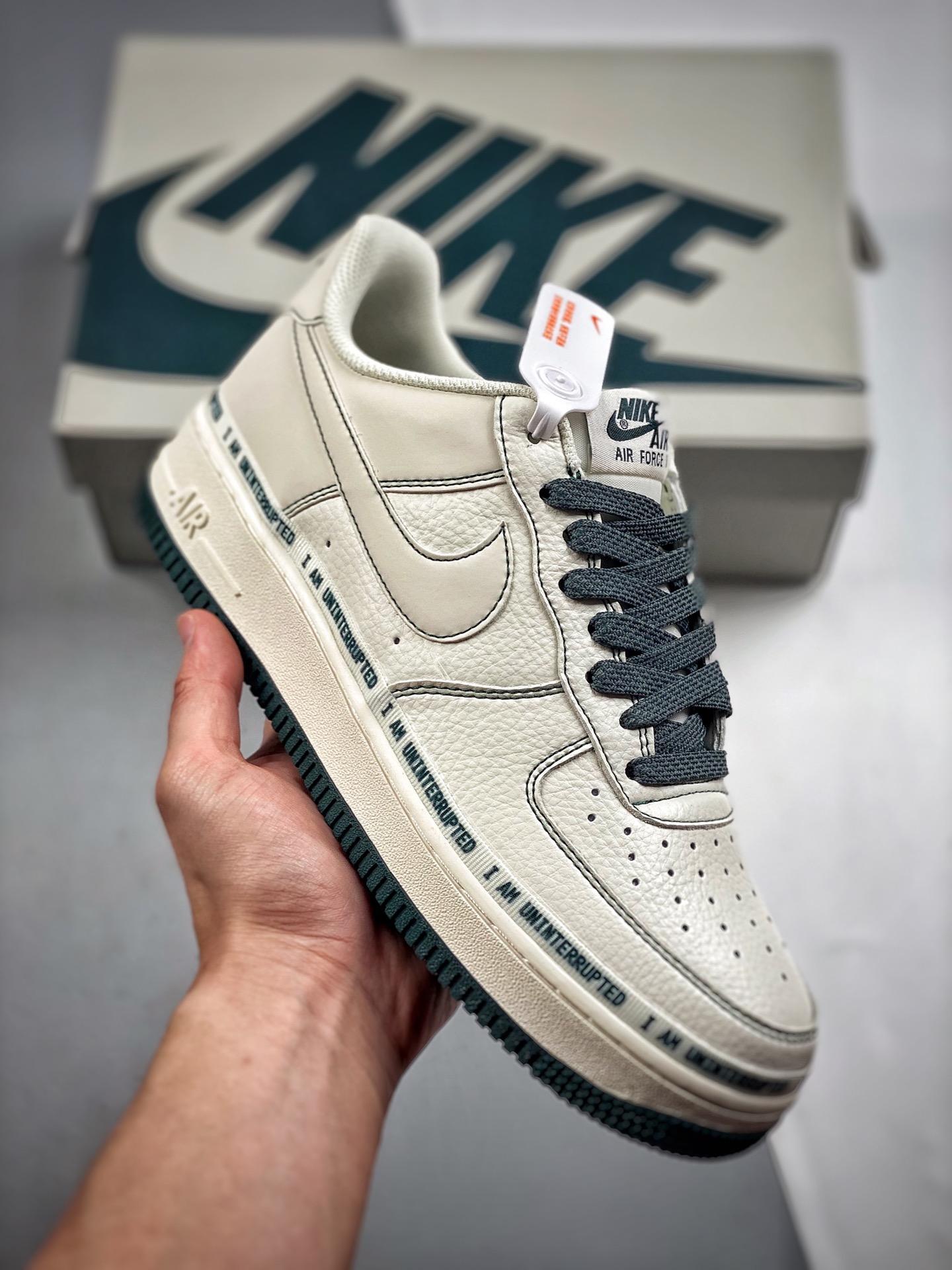 -3 Nk Air Force 1'07 Low 字母哥 空军一号低帮休闲板鞋 #小红书爆款 官方同步ID 定制皮料 原楦原纸板 纯正版型 清洁度完美 内置全掌气垫 货号：U18969 639 尺码：36 36.5 37.5 38 38.…