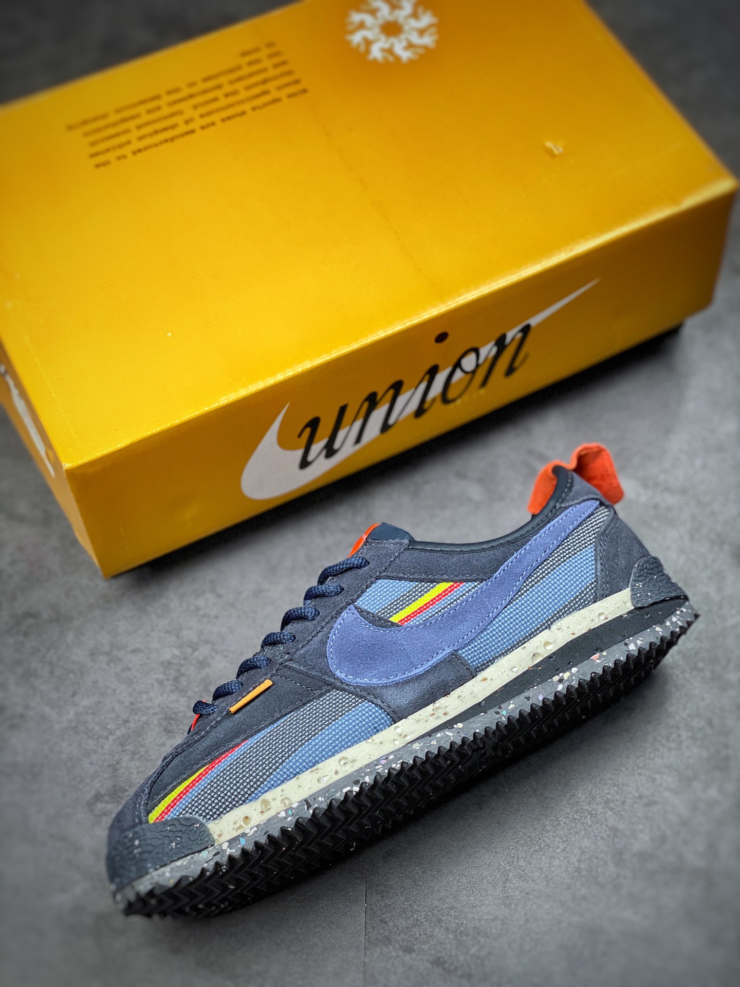 190 Union x Nike Cortez 重磅联名 整体延续 Nike Cortez 传统的「阿甘鞋」造型DR1413-009