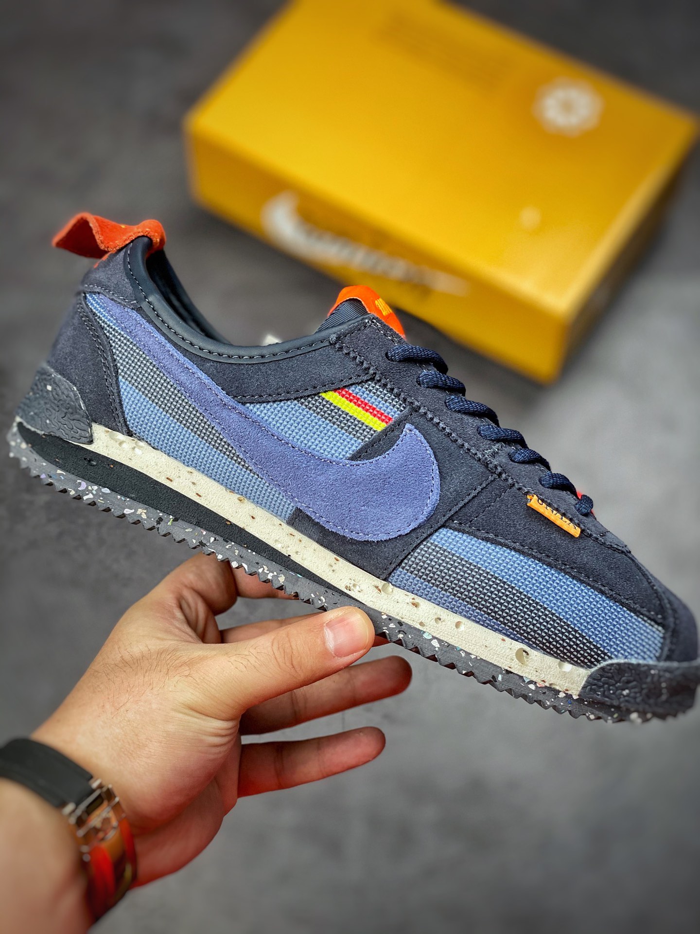 190 Union x Nike Cortez 重磅联名 整体延续 Nike Cortez 传统的「阿甘鞋」造型DR1413-009