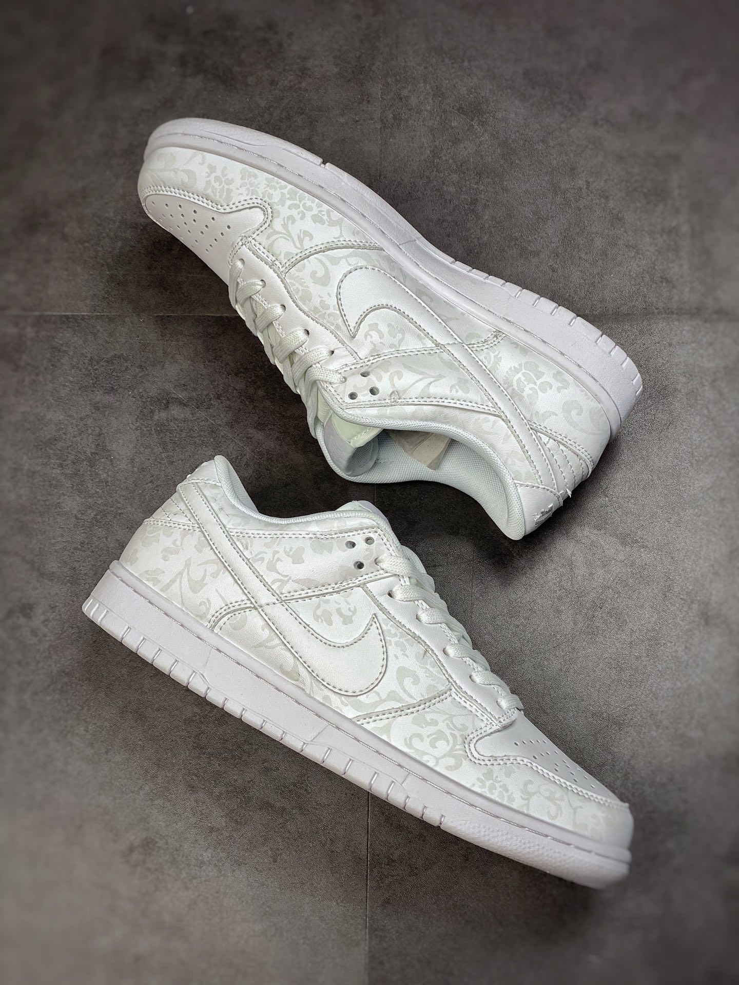 260 Nike Dunk SB Low 纯白青花瓷 DD1503-109-莆田鞋,莆田鞋货源,高仿鞋,高仿鞋货源,安福档口,莆田高仿鞋,莆田鞋批发,高仿鞋批发,莆田高仿运动鞋,高仿运动鞋,莆田运动鞋 260 Nike Dunk SB Low 纯白青花瓷 DD1503-109