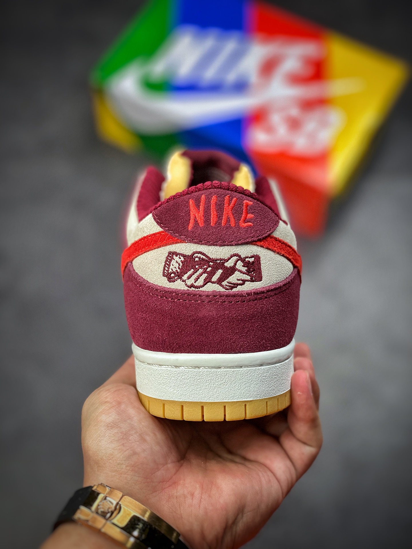 260 Nike SB Dunk Low 灯芯绒酒红灰 DX4589-600-莆田鞋,莆田鞋货源,高仿鞋,高仿鞋货源,安福档口,莆田高仿鞋,莆田鞋批发,高仿鞋批发,莆田高仿运动鞋,高仿运动鞋,莆田运动鞋 260 Nike SB Dunk Low 灯芯绒酒红灰 DX4589-600