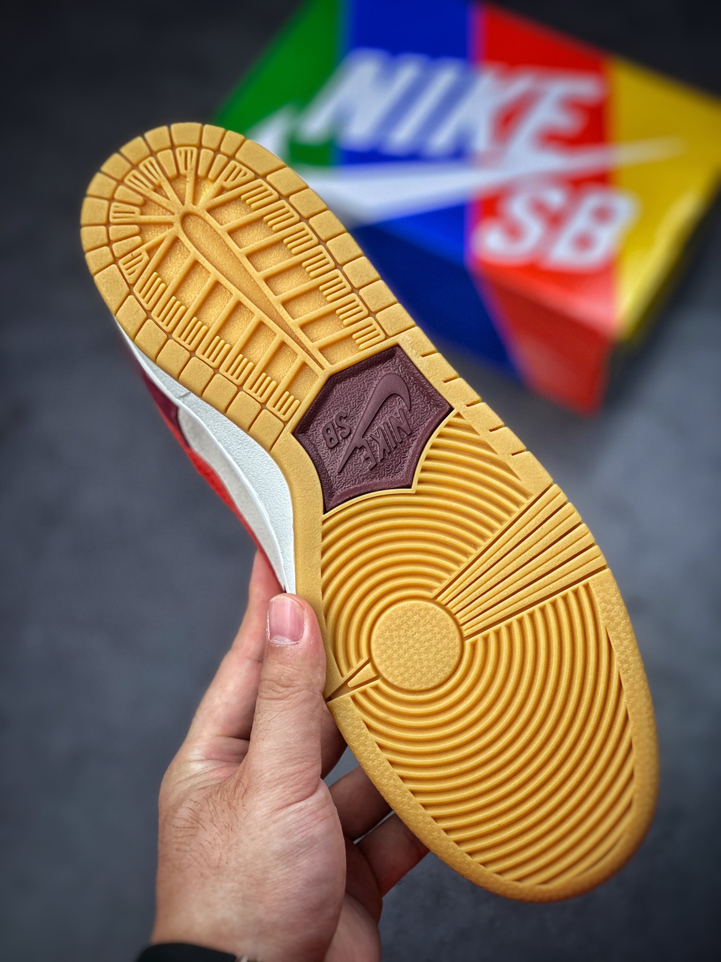 260 Nike SB Dunk Low 灯芯绒酒红灰 DX4589-600-莆田鞋,莆田鞋货源,高仿鞋,高仿鞋货源,安福档口,莆田高仿鞋,莆田鞋批发,高仿鞋批发,莆田高仿运动鞋,高仿运动鞋,莆田运动鞋 260 Nike SB Dunk Low 灯芯绒酒红灰 DX4589-600