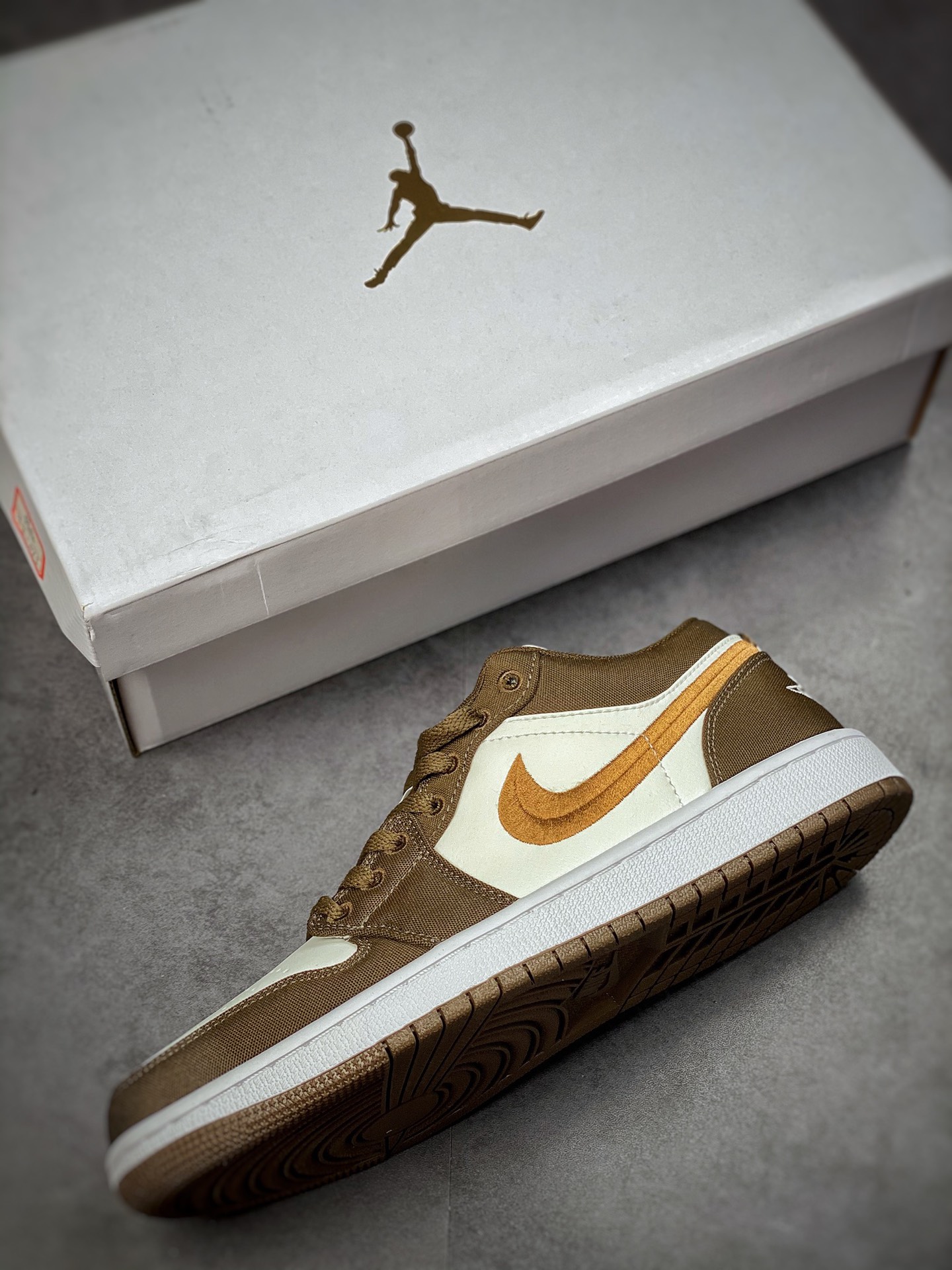 200 Air Jordan 1 Low 摩卡刺绣 AJ1乔1低帮休闲板鞋 DV0426-301