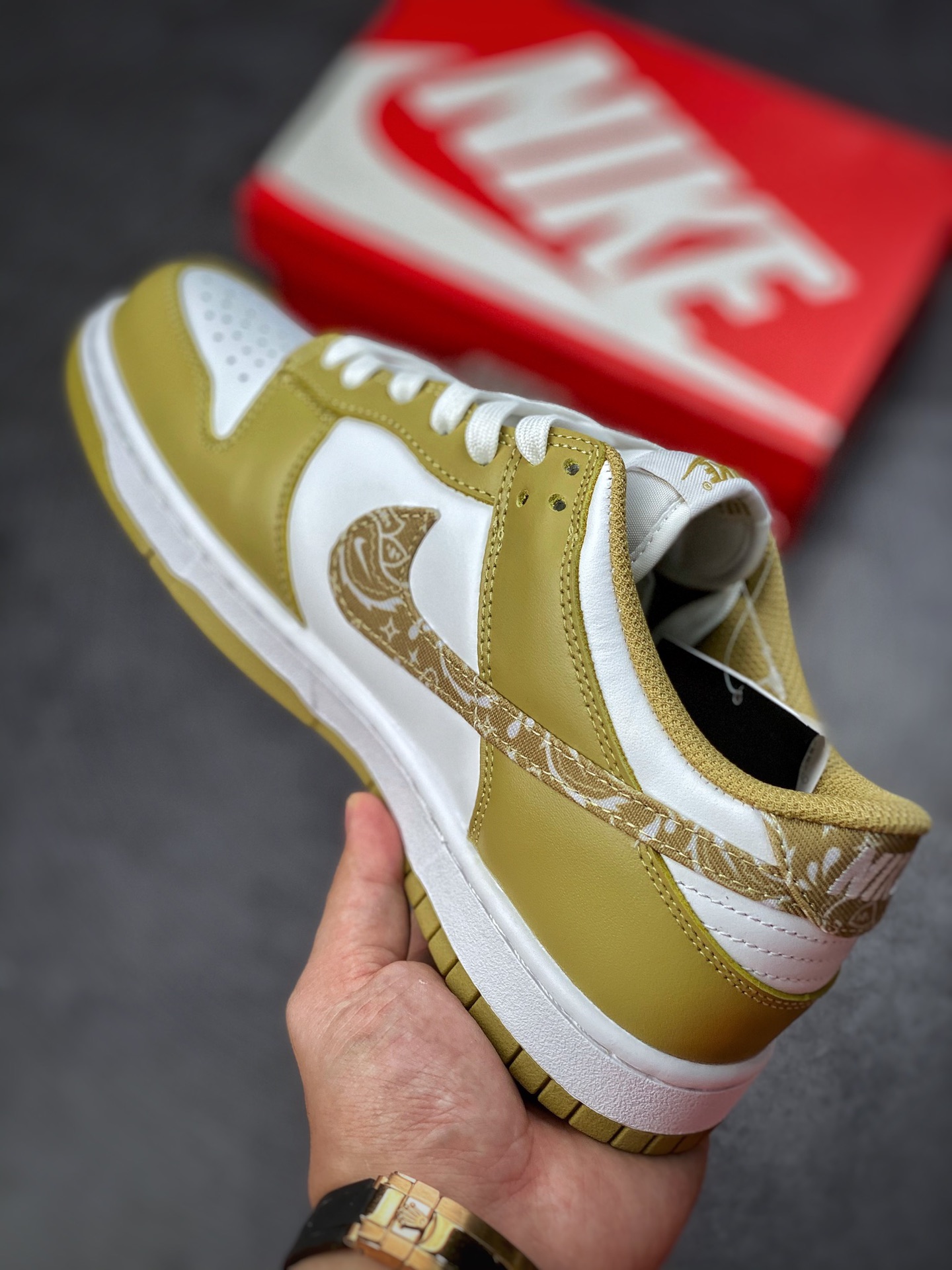300 Nike SB Dunk Low “Yellow Paisley” 白黄腰果花 DH4401-104