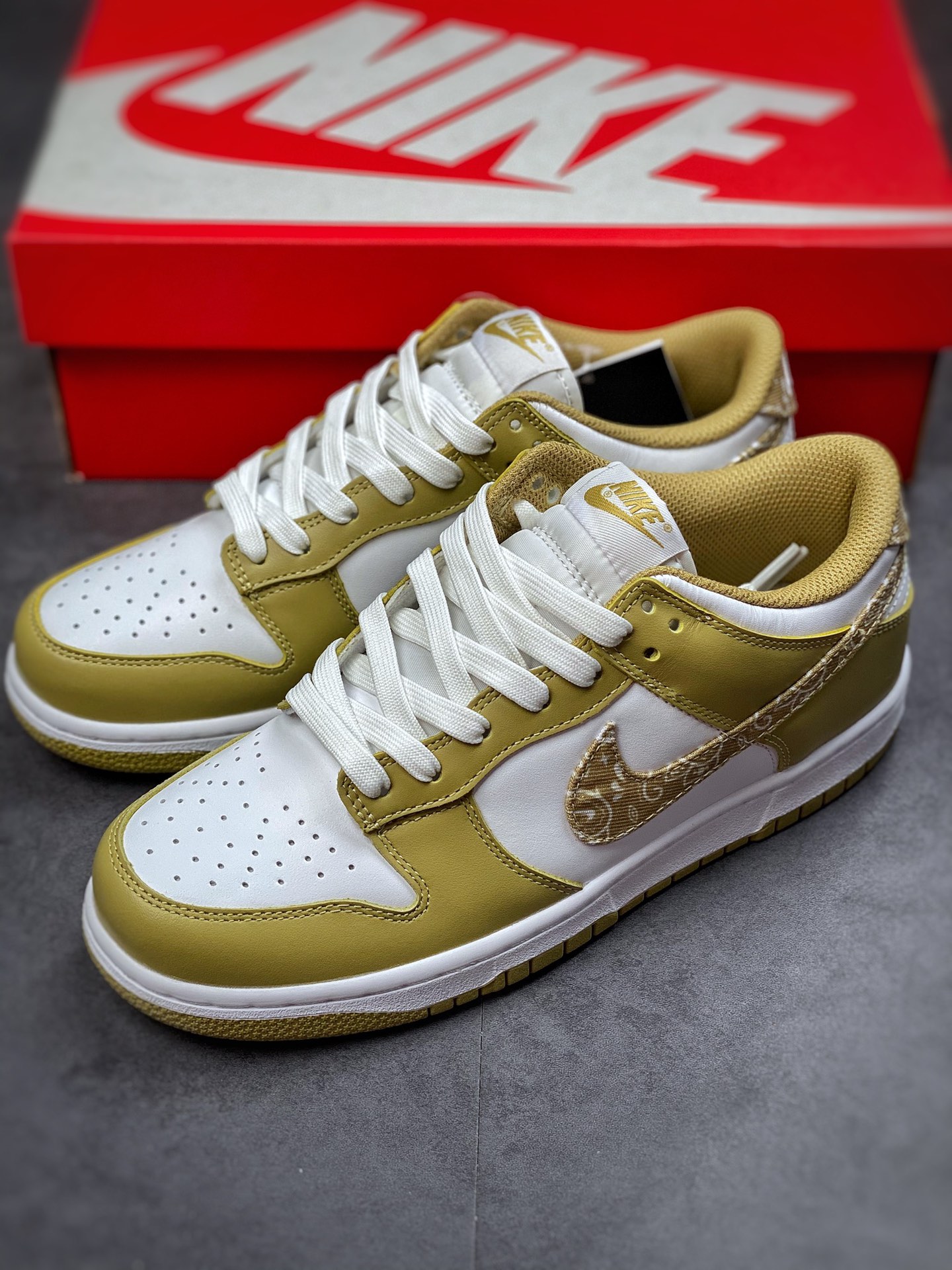300 Nike SB Dunk Low “Yellow Paisley” 白黄腰果花 DH4401-104