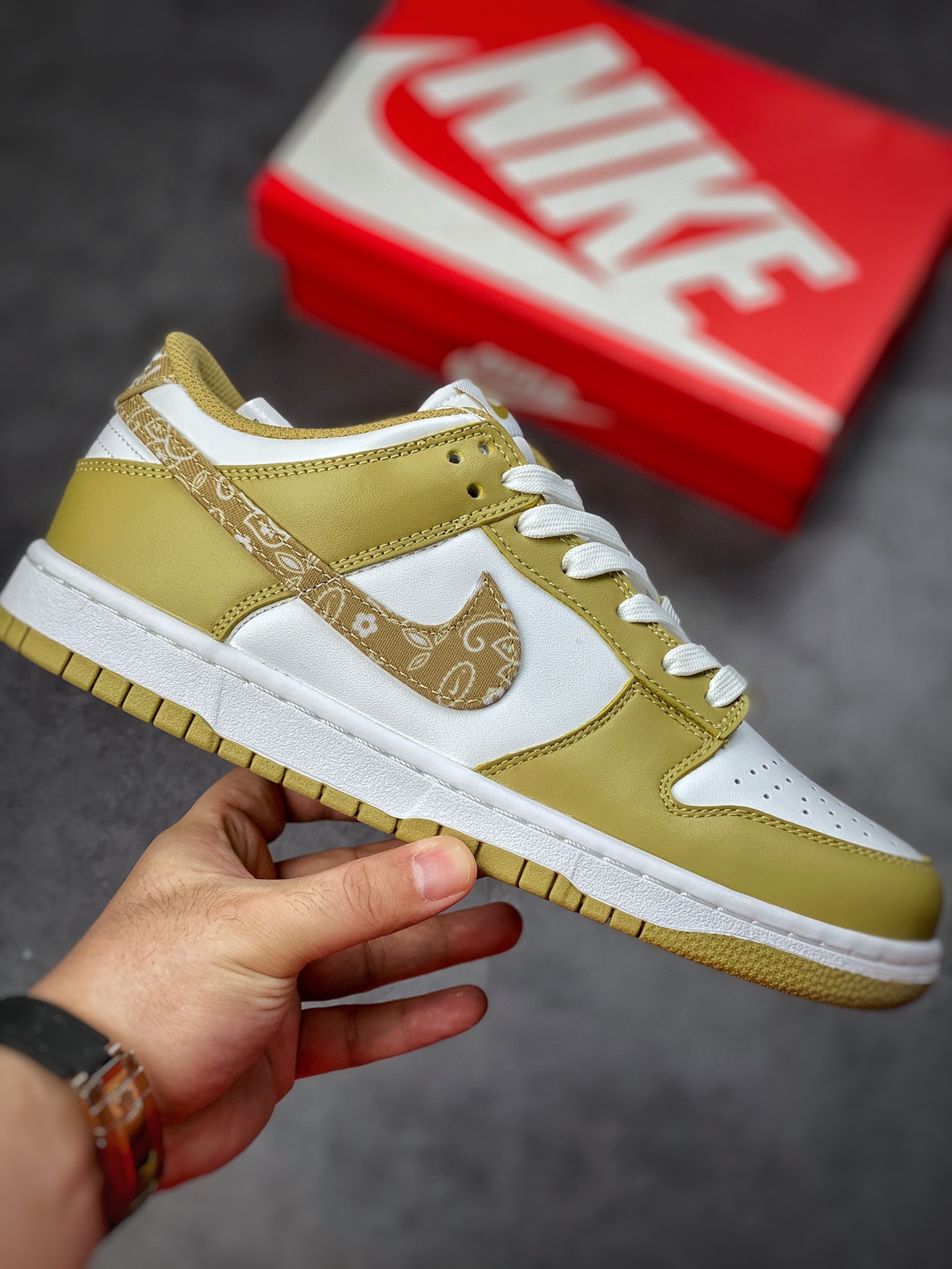 300 Nike SB Dunk Low “Yellow Paisley” 白黄腰果花 DH4401-104