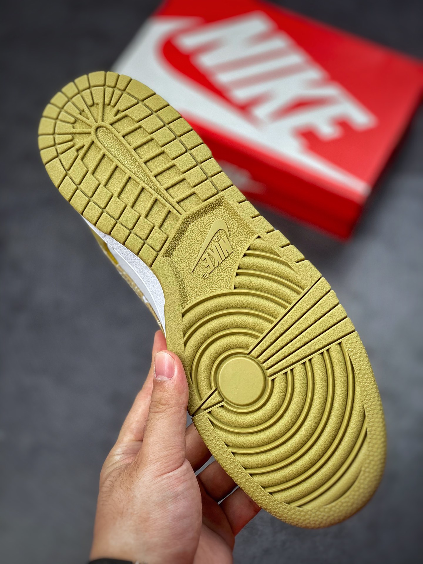 300 Nike SB Dunk Low “Yellow Paisley” 白黄腰果花 DH4401-104