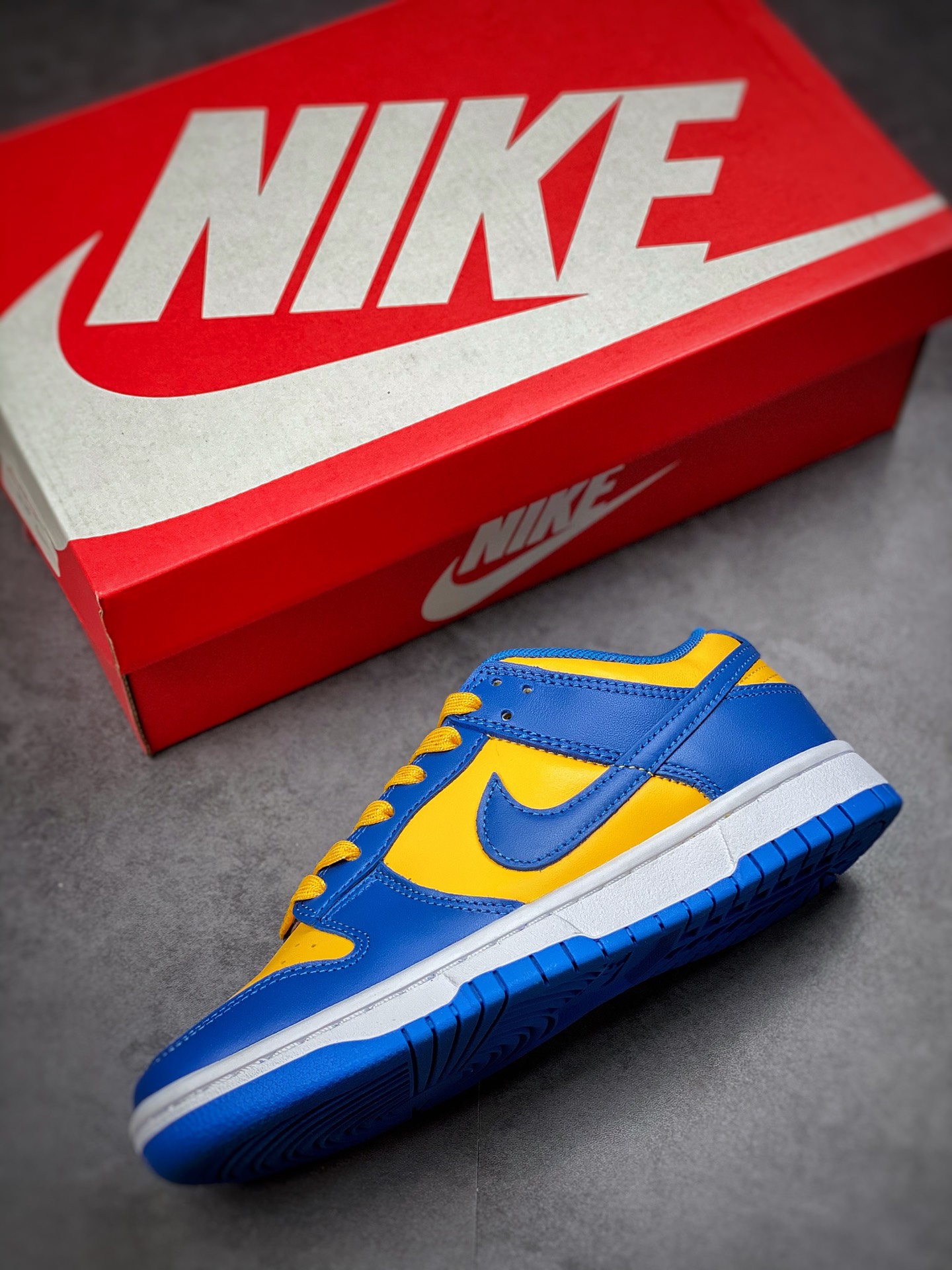 Nike SB Dunk Low ”Warriors” Royal Blue University Gold DD1391-402